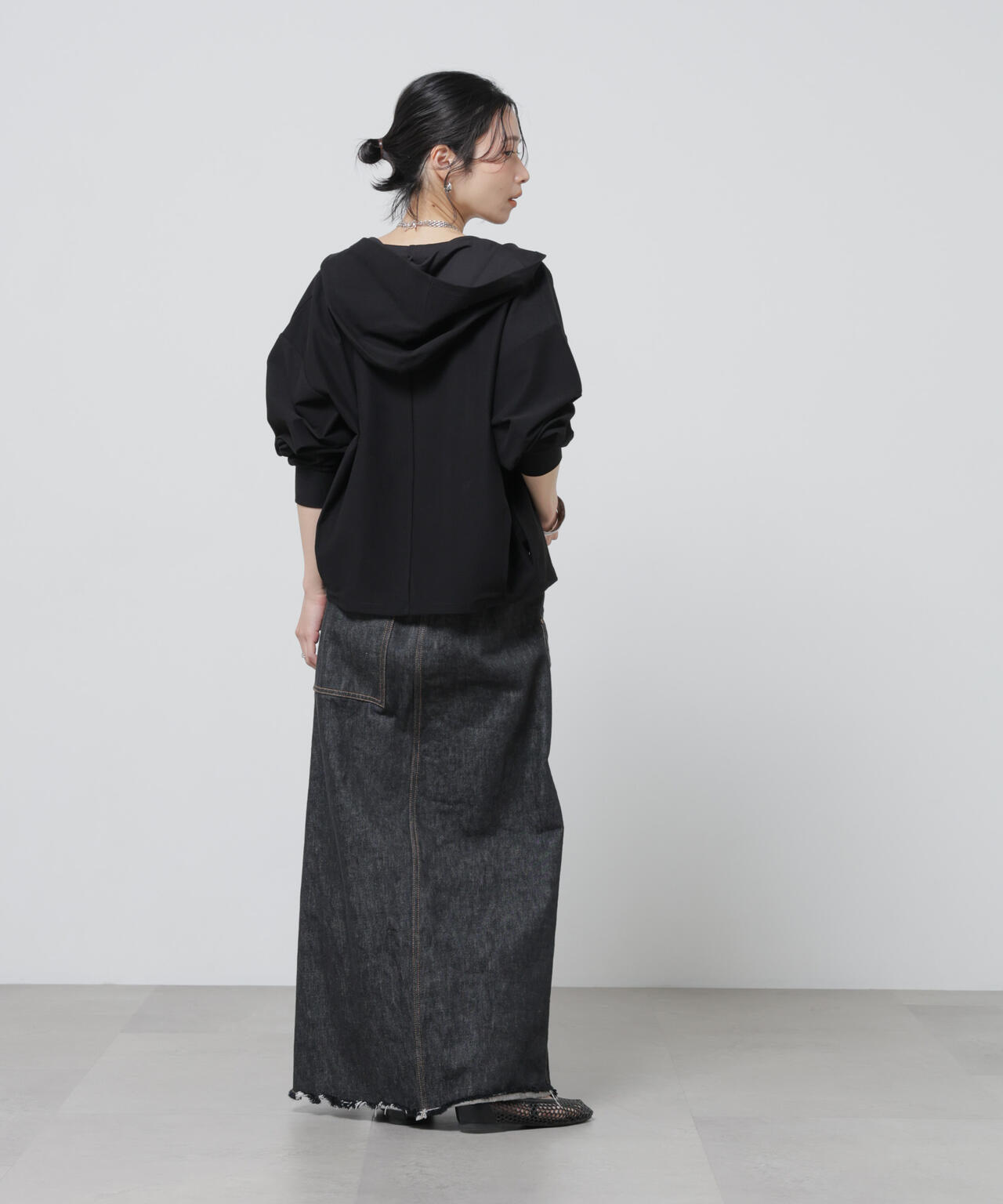 「Meaningful Continuity」coveross(R)ツイル調冷感プレーティング天竺パーカー 6696123303