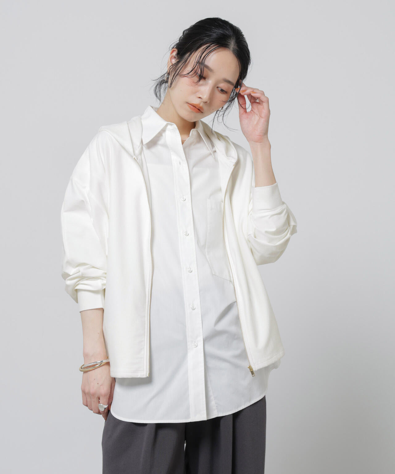 「Meaningful Continuity」coveross(R)ツイル調冷感プレーティング天竺パーカー 6696123303