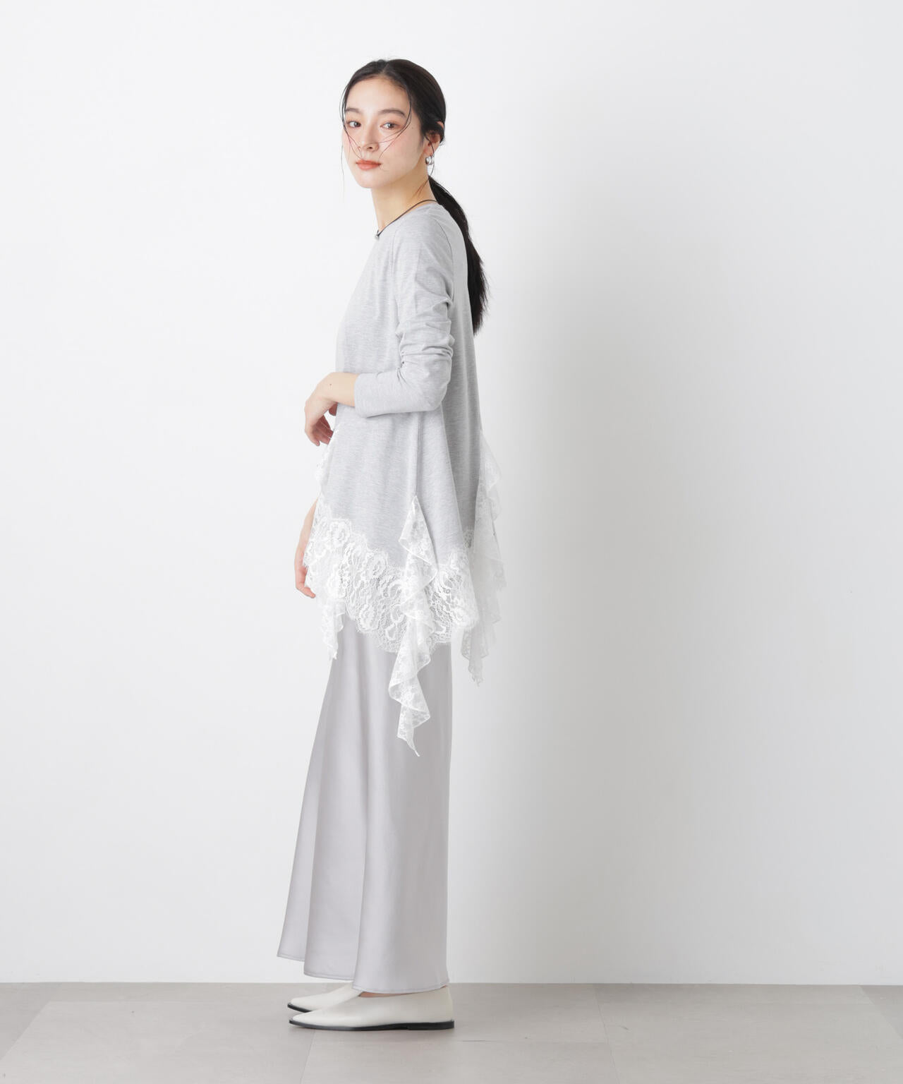 レースラッフルヘムカットトップス 6696123304