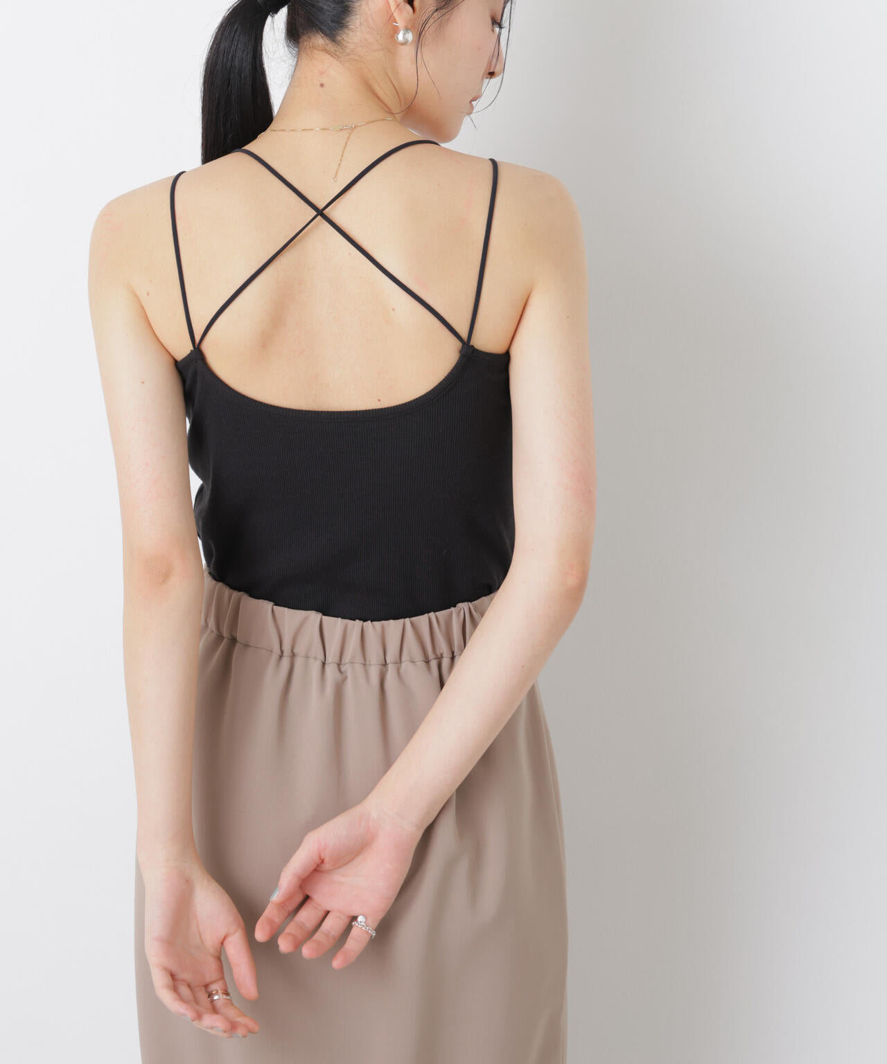 カップ付きバッククロスキャミソール 6696124311