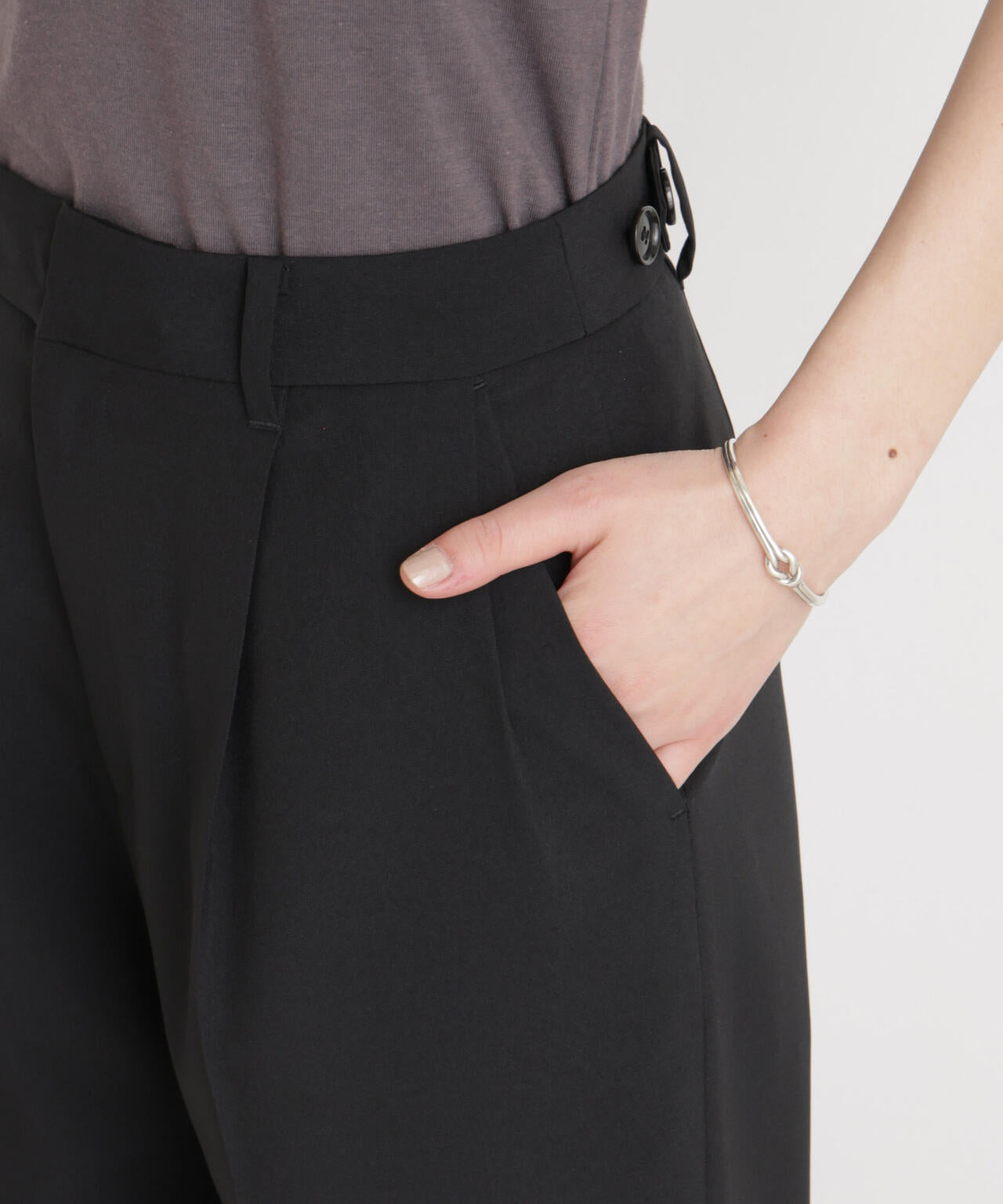 【GRACETEC】ライトファンクションタックセミワイドパンツ 6696127308