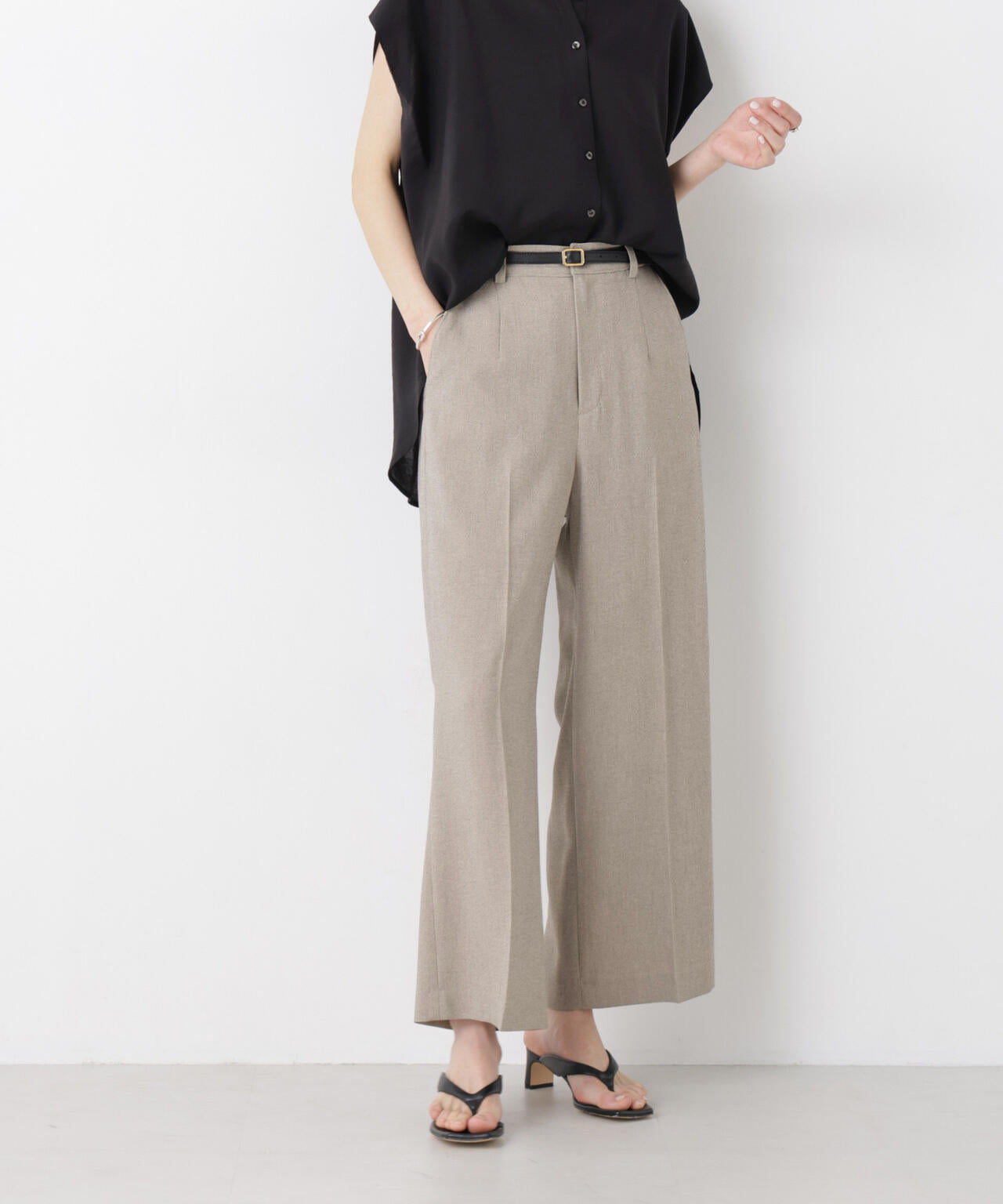 168cm　B:81 W:60 H:89 着用サイズ：M