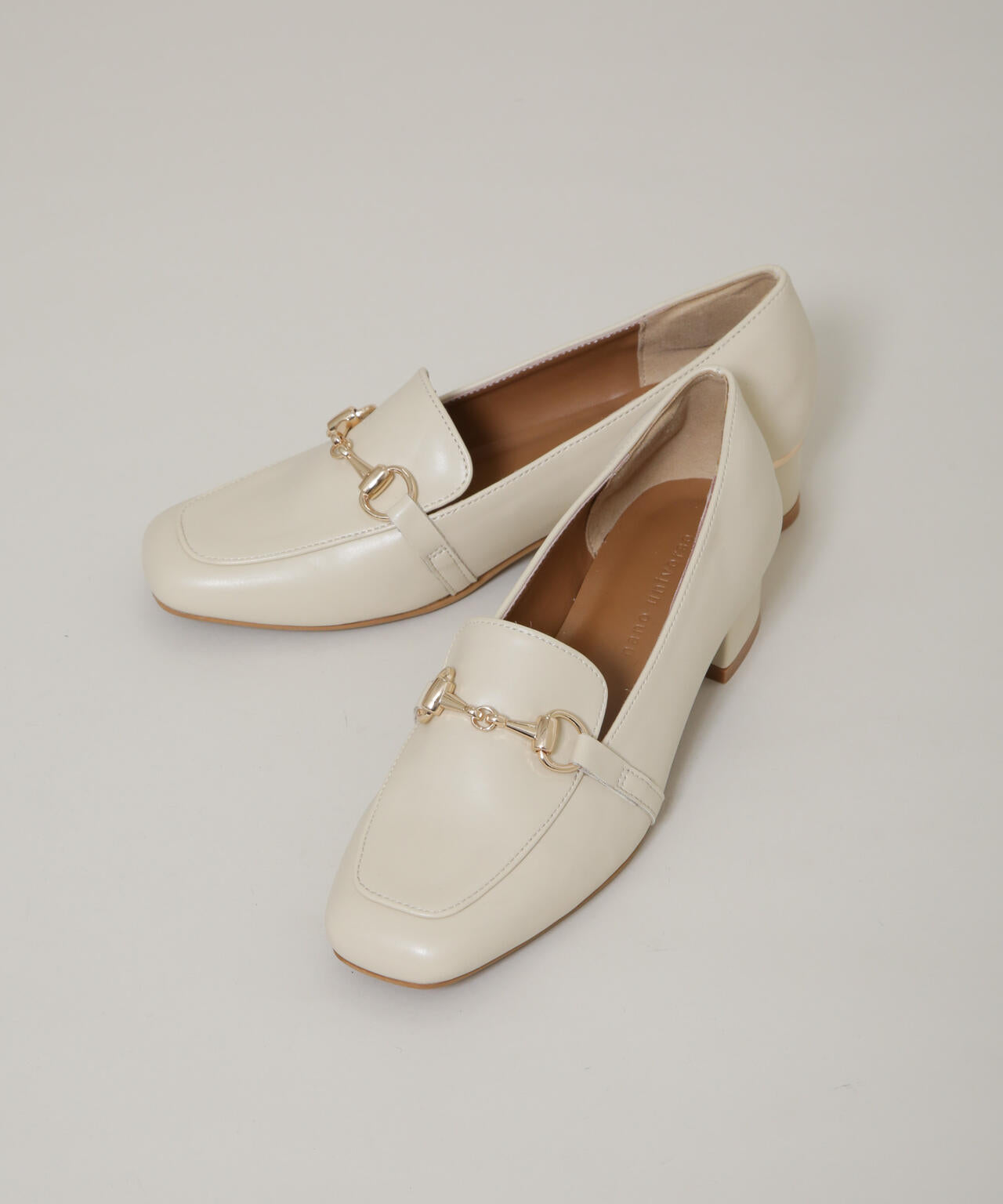 ゴールドパーツヒールローファー 6696133304