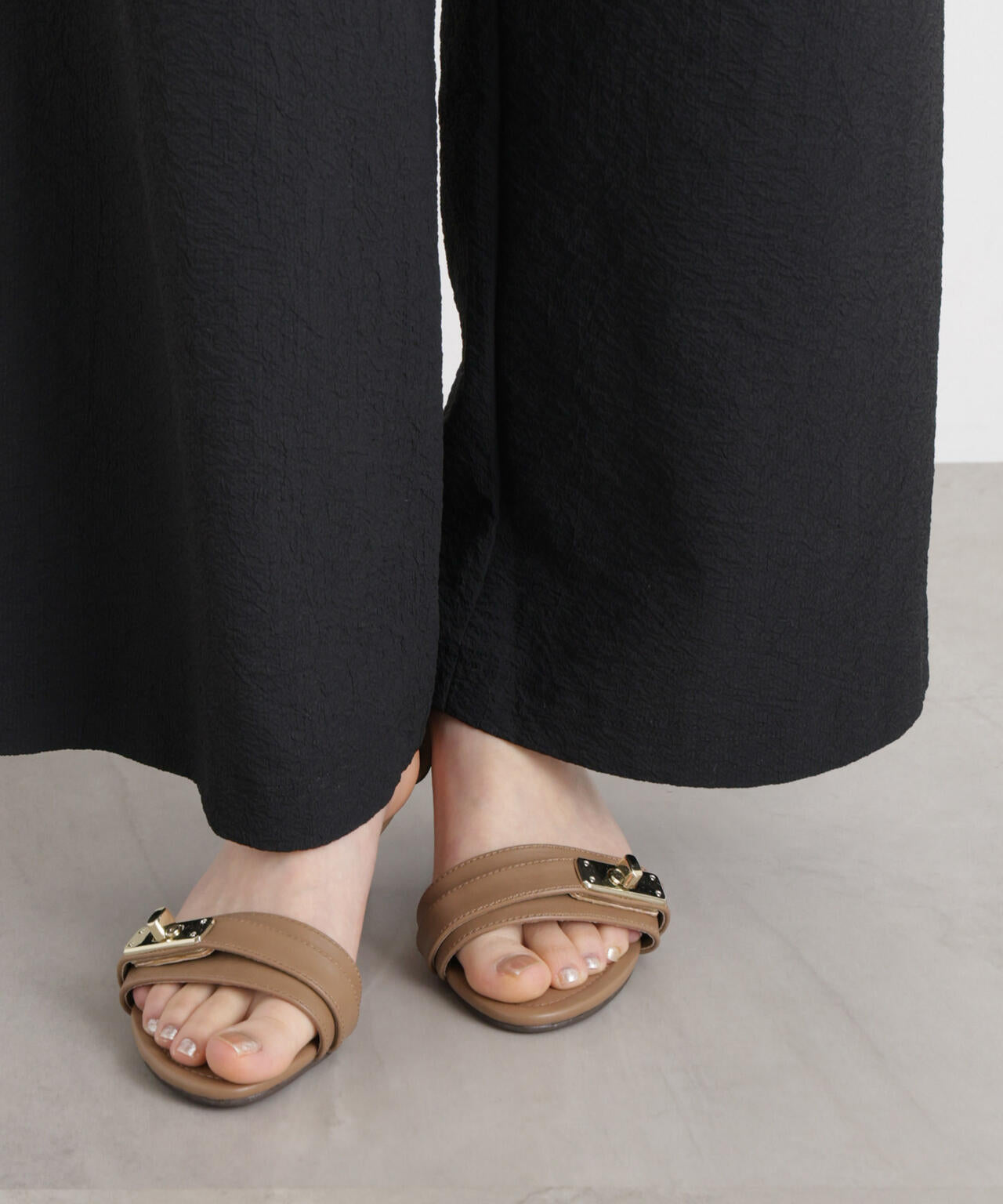 ターンロックサンダル