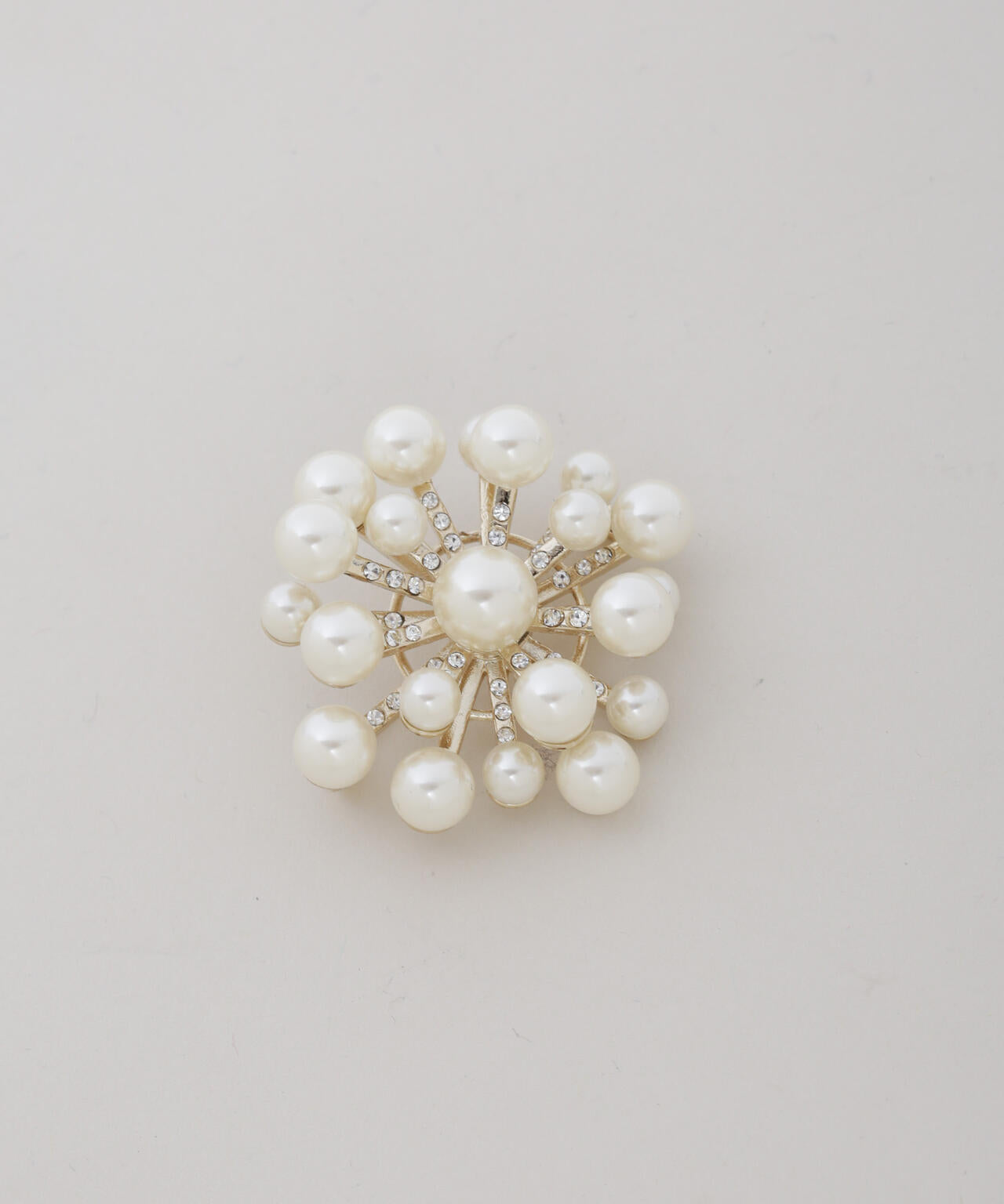フォクシー　ブローチ　フェイクパール　Signature Pearl FOXEY - フォクシー ブローチの通販 by エコスタイル｜フォクシーなら
