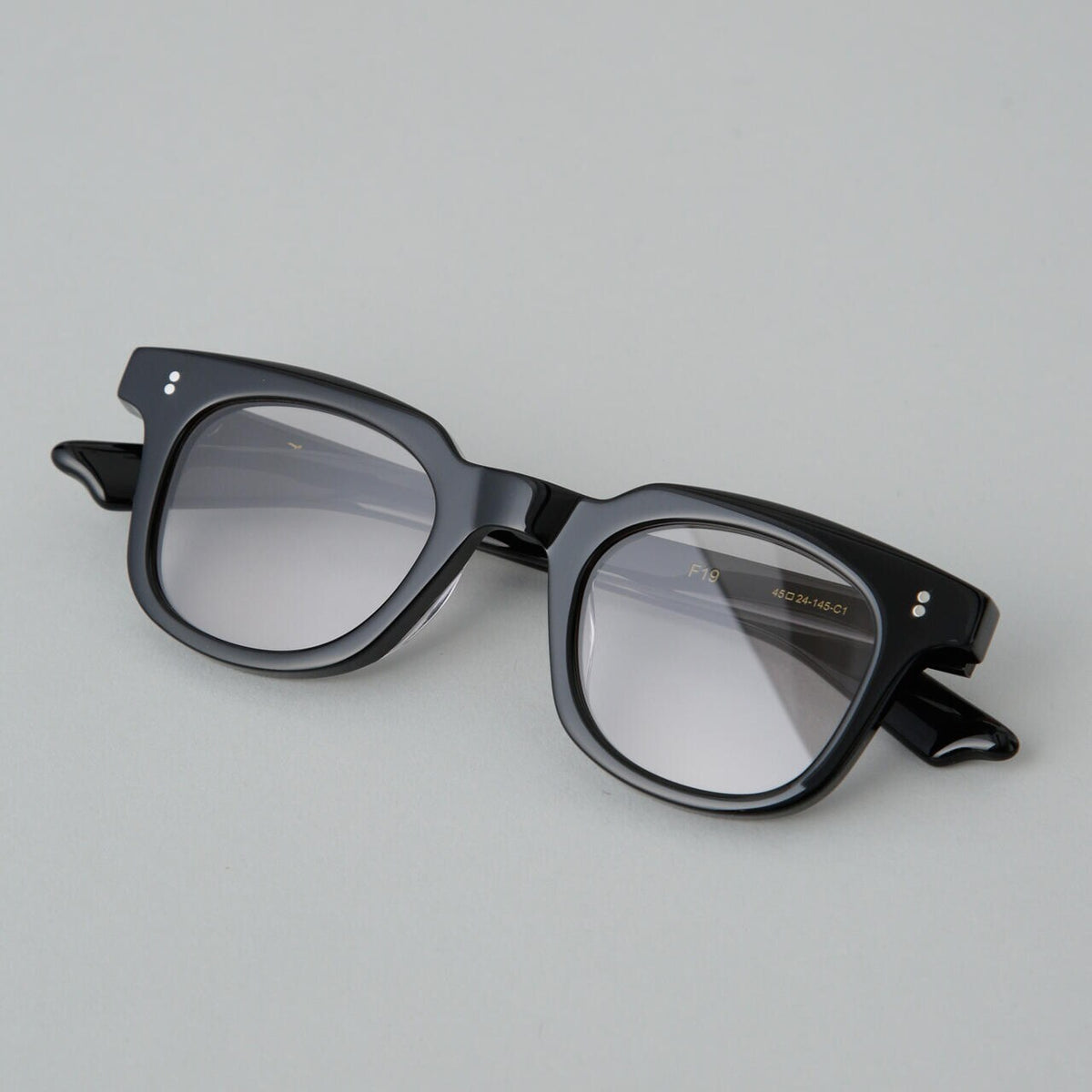 NEW.(Few.) / F19