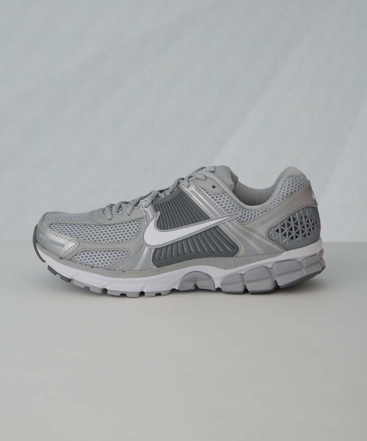 NIKE ZOOM VOMERO 5 / ナイキ ズーム ボメロ 5 MS 【SP