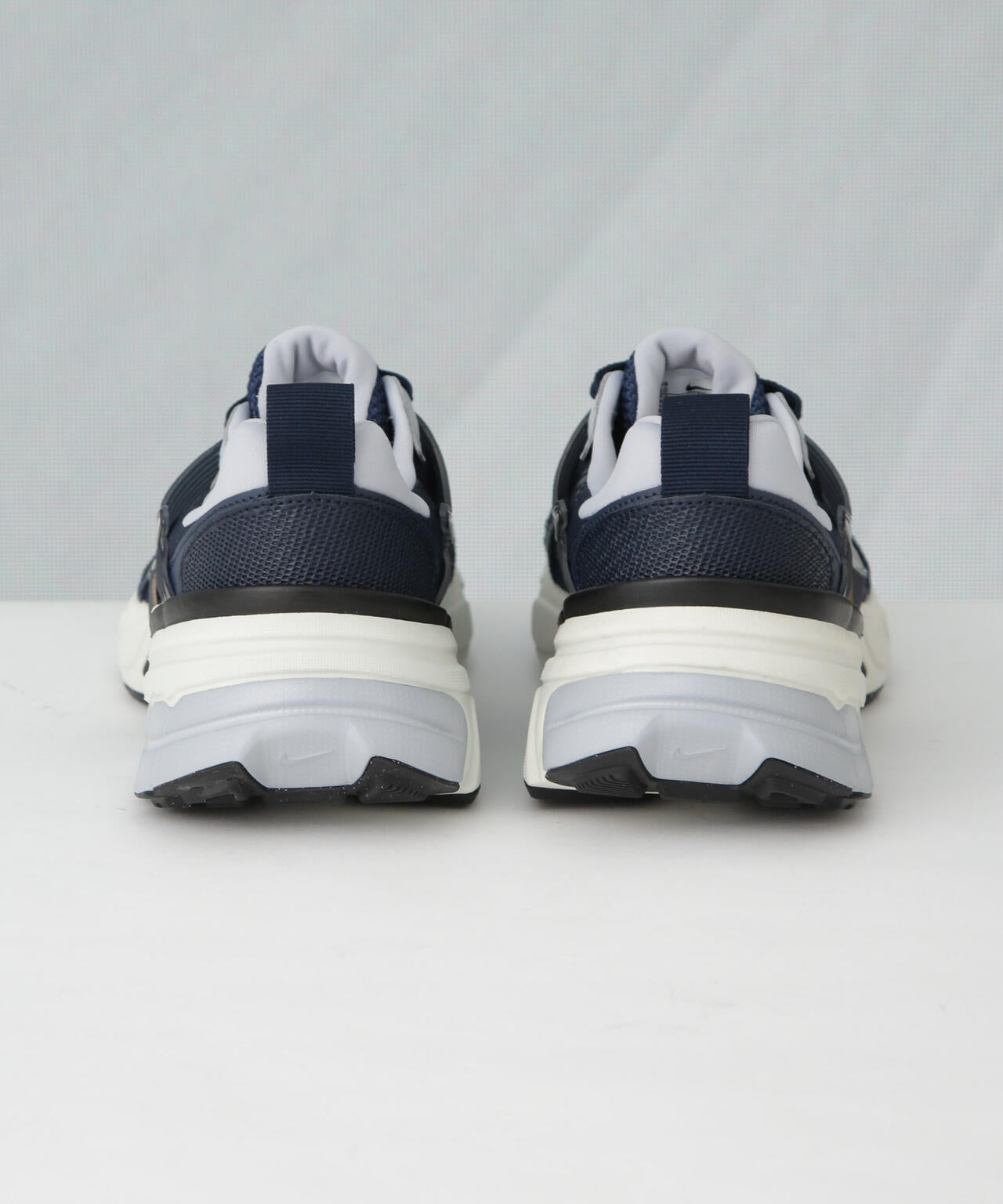 NIKE / ナイキ V2K ラン