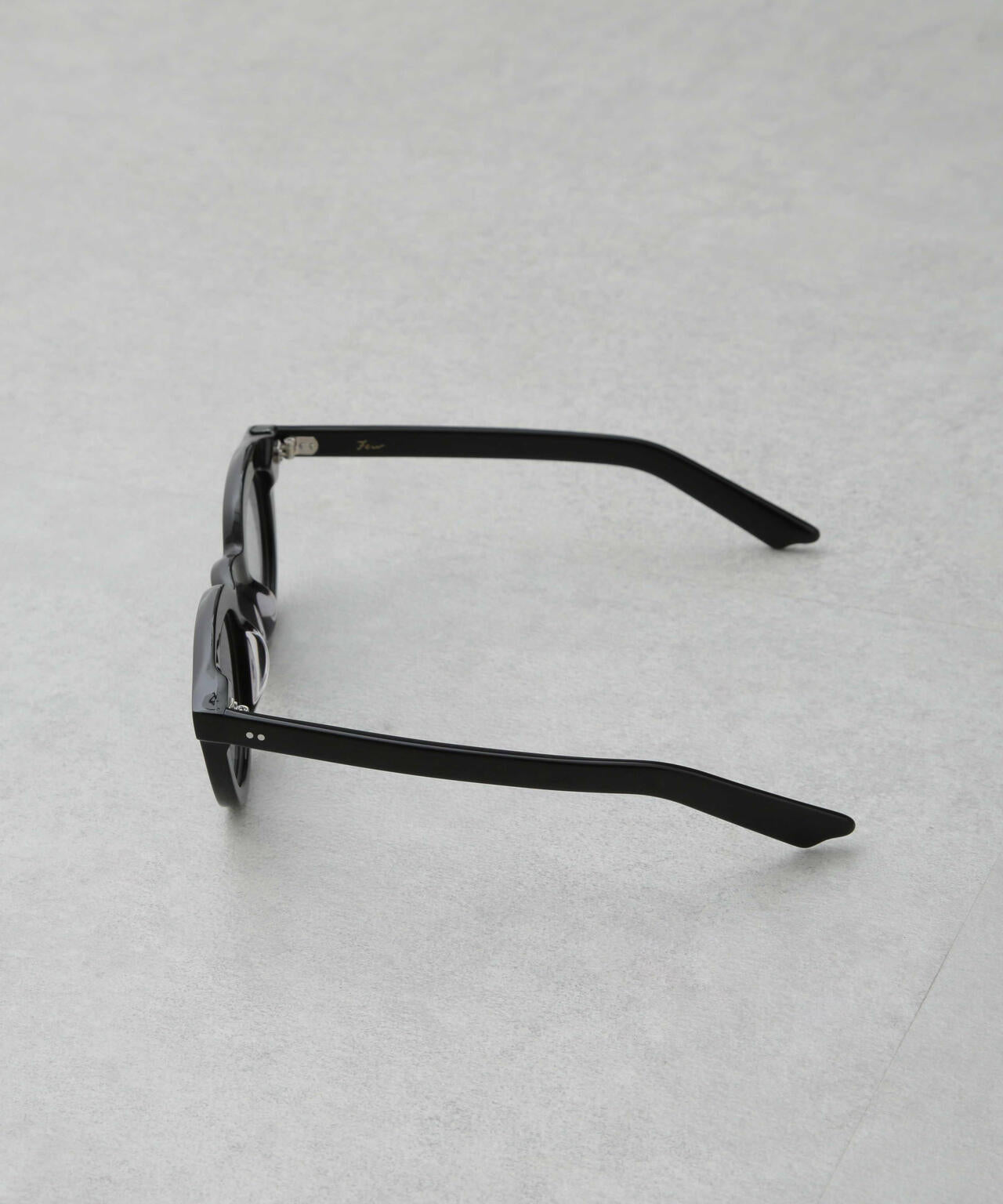 NEW.(Few.)/F24 6704240008