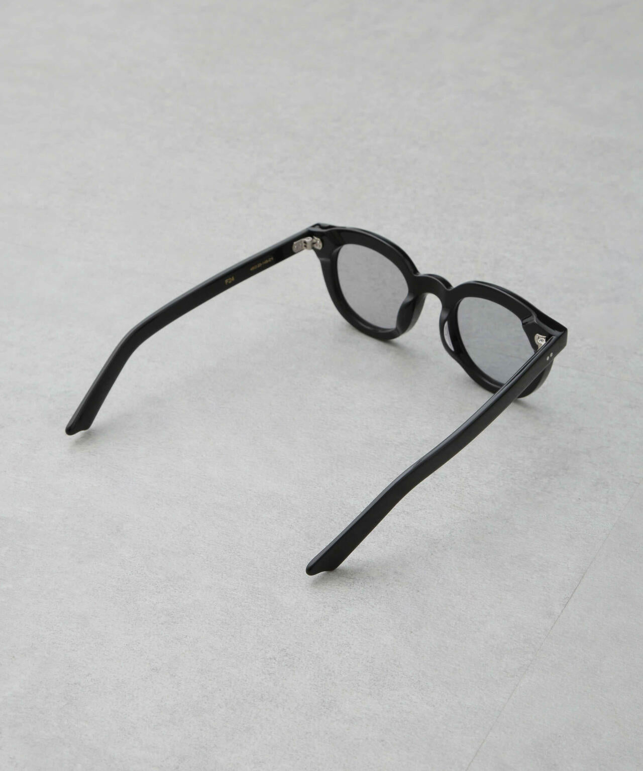 NEW.(Few.)/F24 6704240008