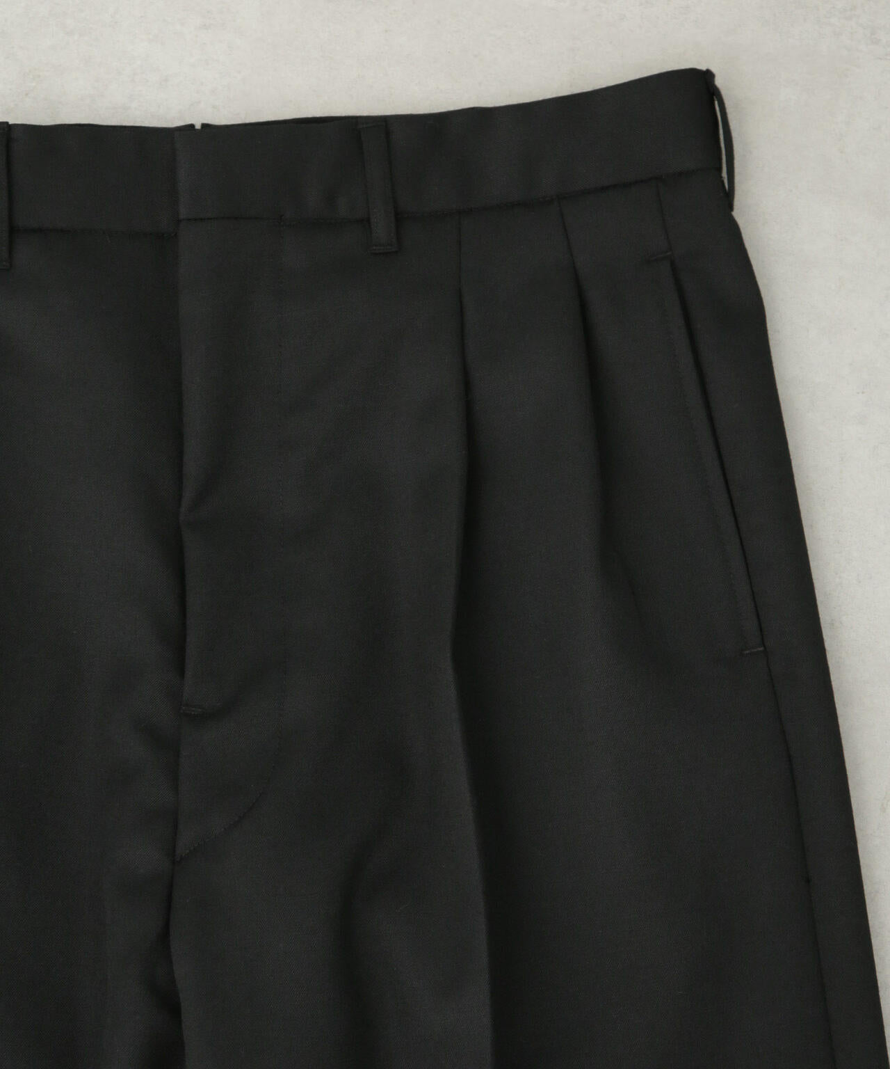 benine 9/Wool Gabardine Two-Tuck Slacks