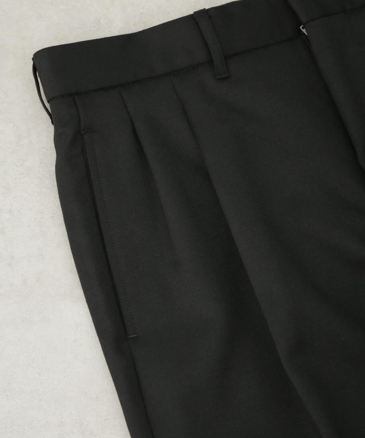 benine 9/Wool Gabardine Two-Tuck Slacks