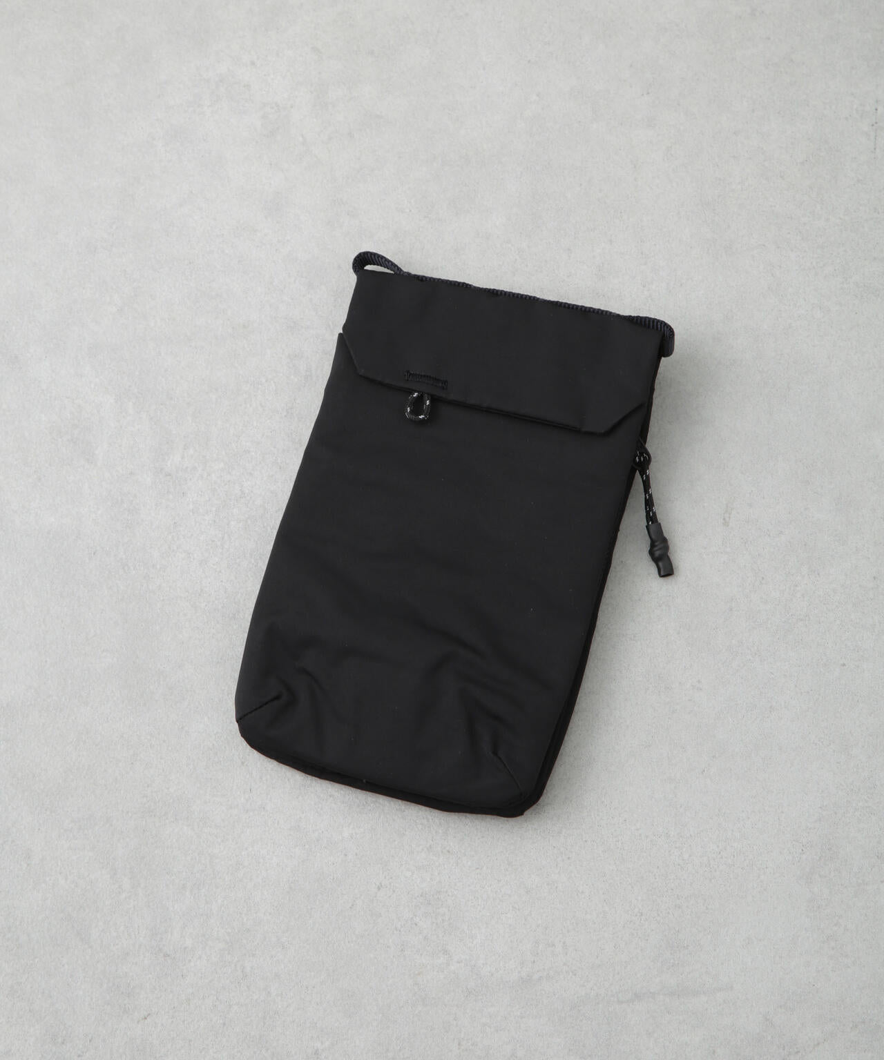 Topologie Phone Sacoche Bag in Black Tech Sateen Topologie