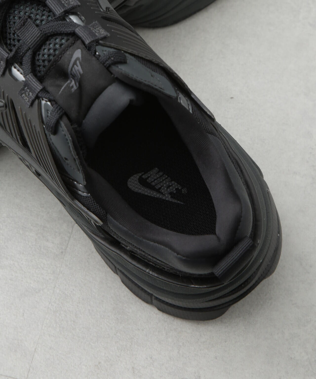 NIKE/NIKE V2K RUN