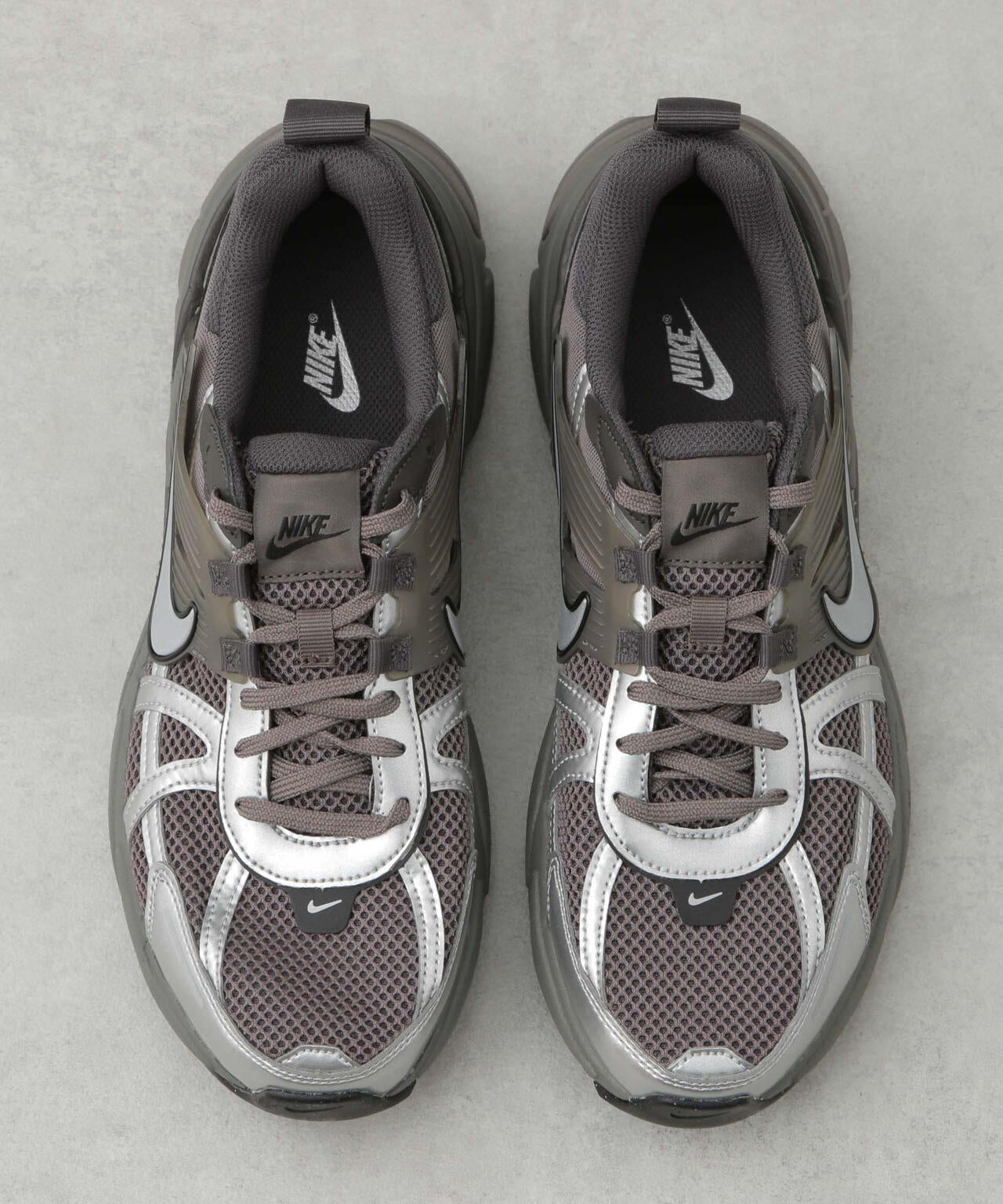NIKE V2K RUN 24cm新品 NIKE/ナイキ ウィメンズ V2K ラン[23.5㎝～24.5㎝展開]｜Daytona