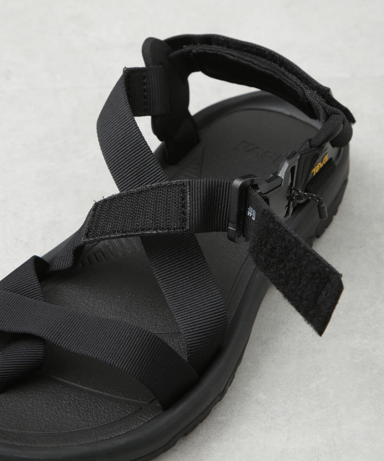 ★送料無料★テバ HURRICANE TERRA DACTYL STVF2519431-MAH Hurricane Terra Dactyl Hiking Sandal