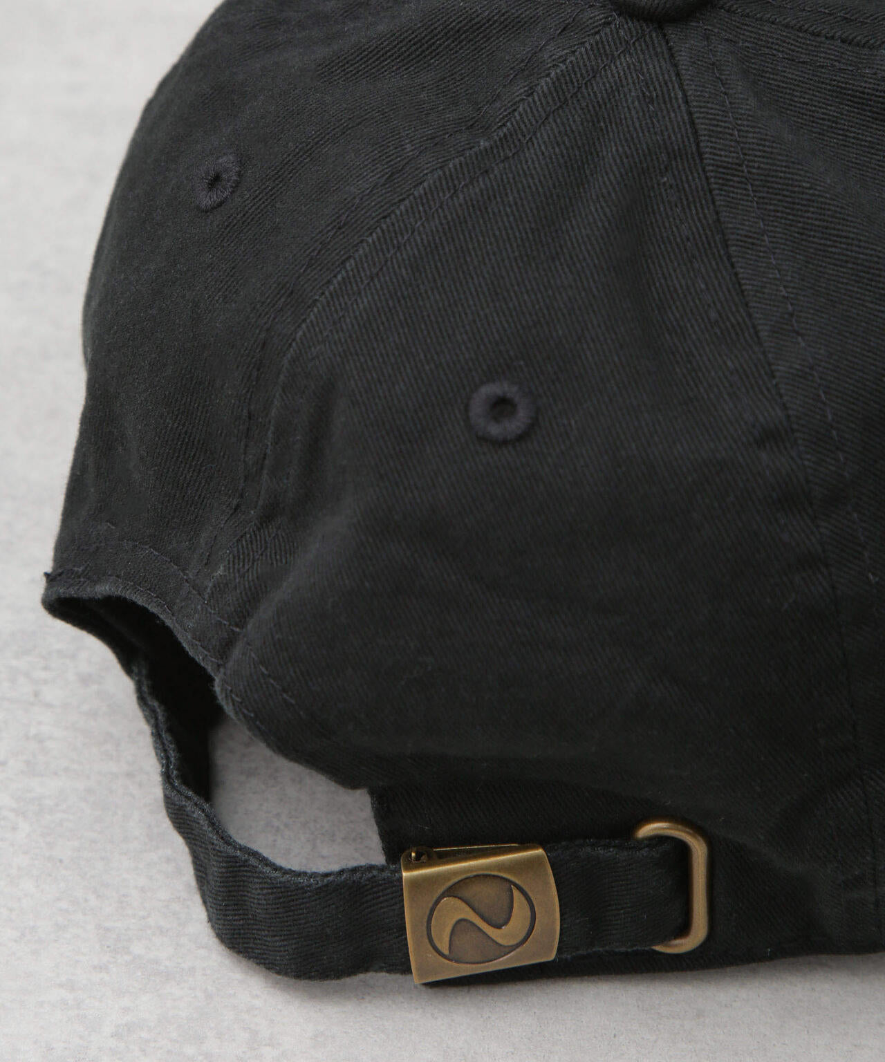 新品❤️ホワイトキャップ ANEW ロゴ入り HIDE AND SEEK - ONE OZ BASEBALL CAP (WHITE) / 刺繍ロゴ