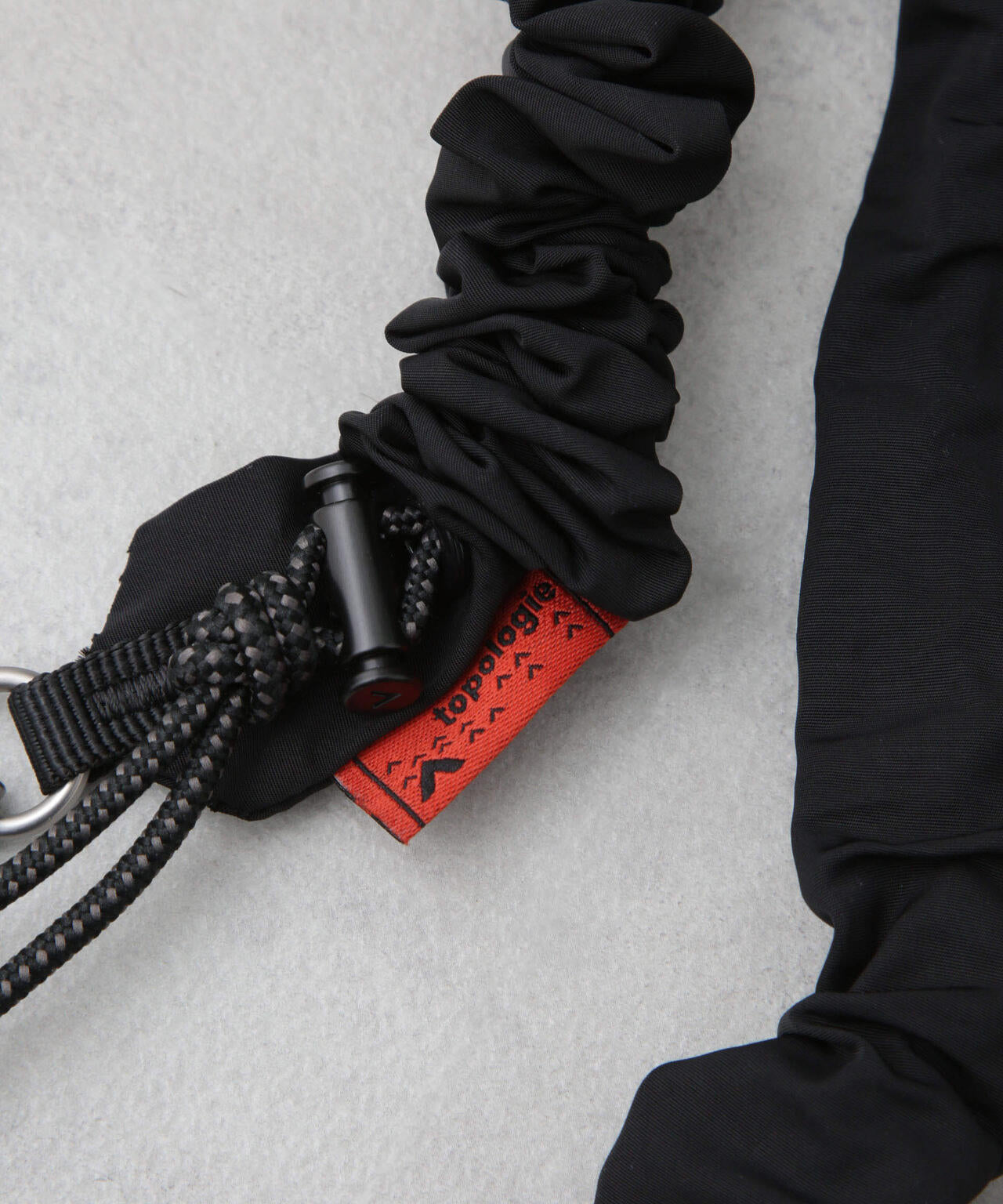 Topologie/Bungee Strap Tech Sateen