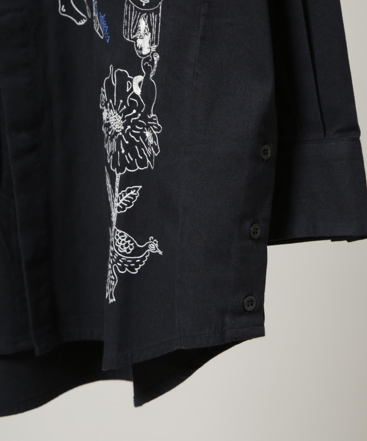 mii / PACED HAND EMBROIDERED SHIRT