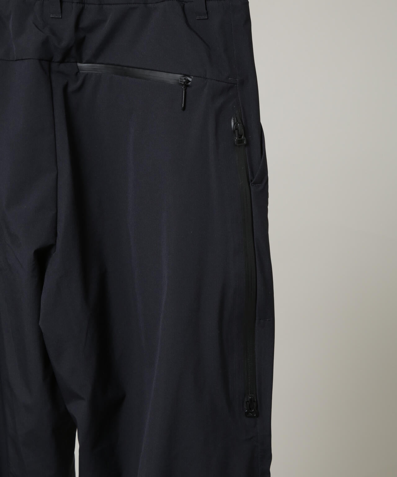 DESCENTE / HARD SHELL VENTILATION PANTS