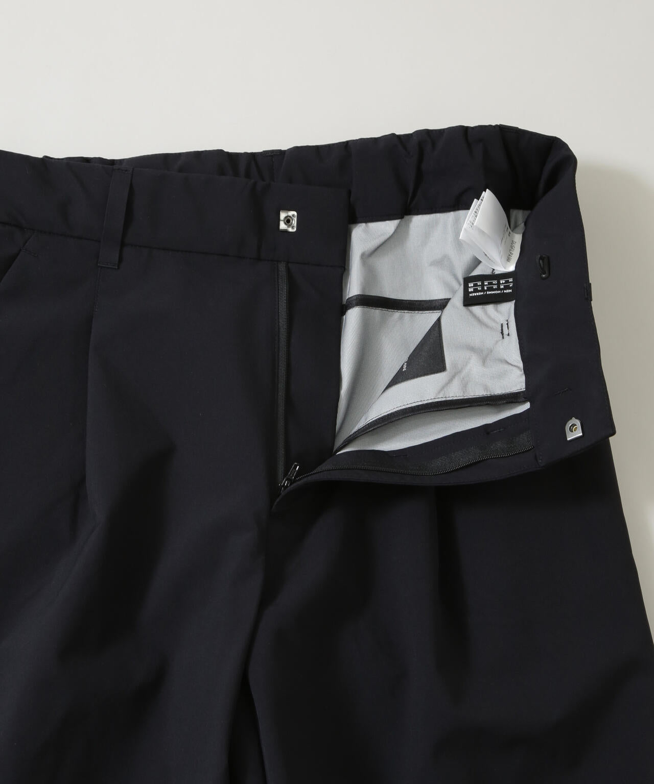 DESCENTE / HARD SHELL VENTILATION PANTS