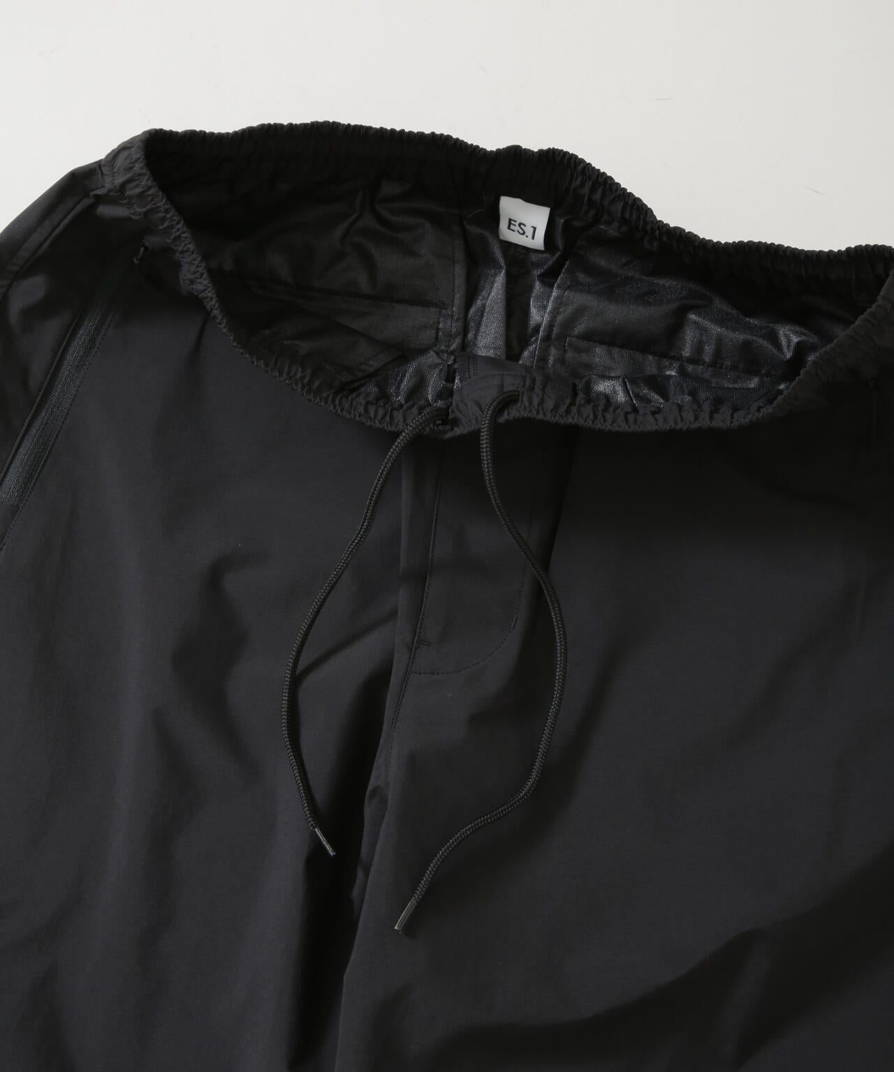 es.1 / Nylon Pants