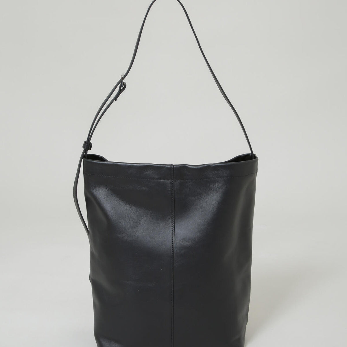 ITTIバック　ITTI/MARY BUCKET SHOULDER ITTI / 別注 MARY BUCKET SHOULDER