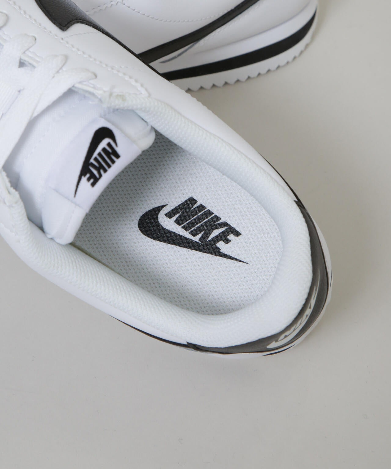 新品 ナイキ コルテッツ テキスタイル フラットシルバー/ホワイト 30cm 楽天市場】ナイキ コルテッツ テキスタイル NIKE Cortez Textile