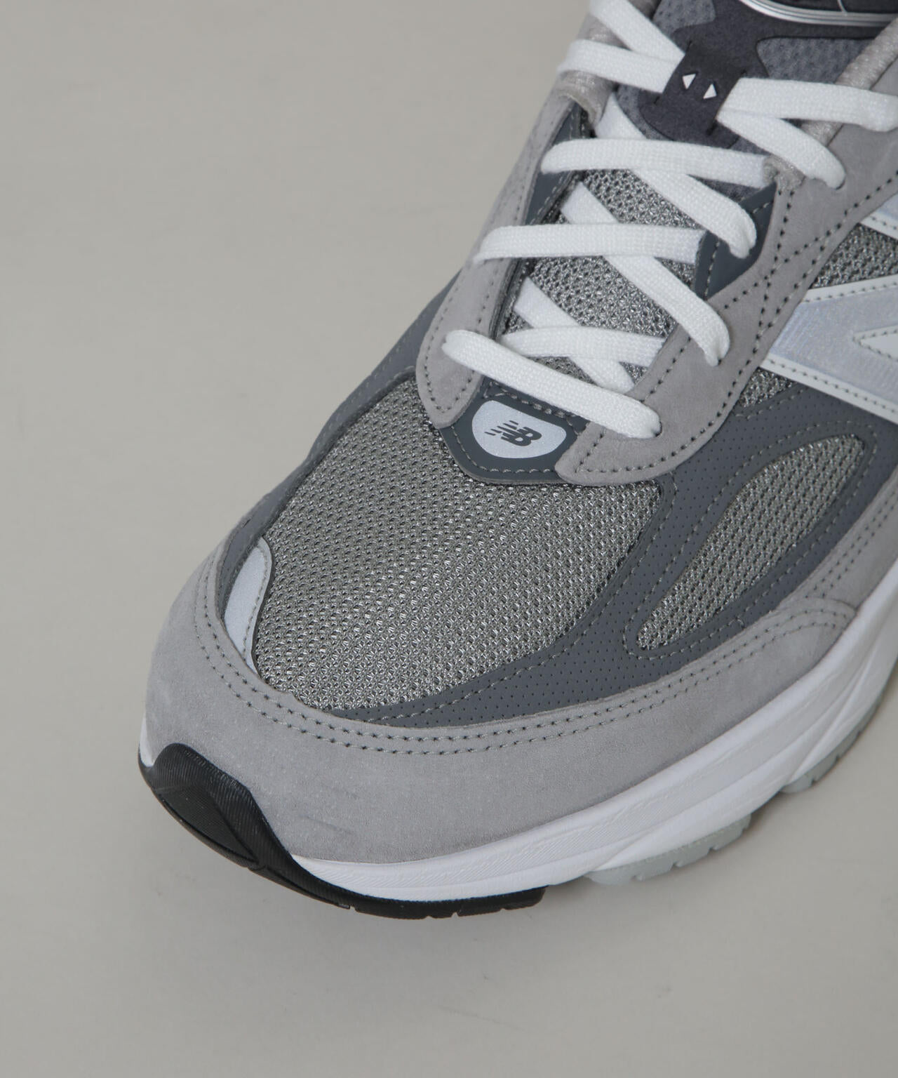 new balance/M990v6