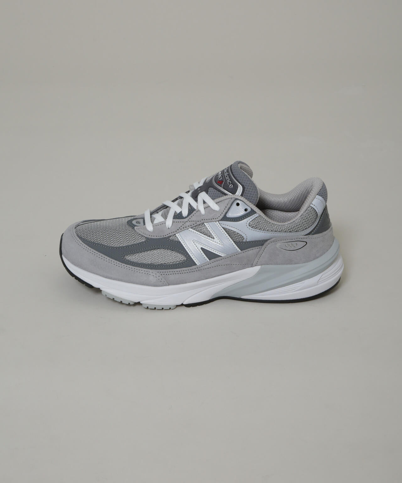 new balance/M990v6