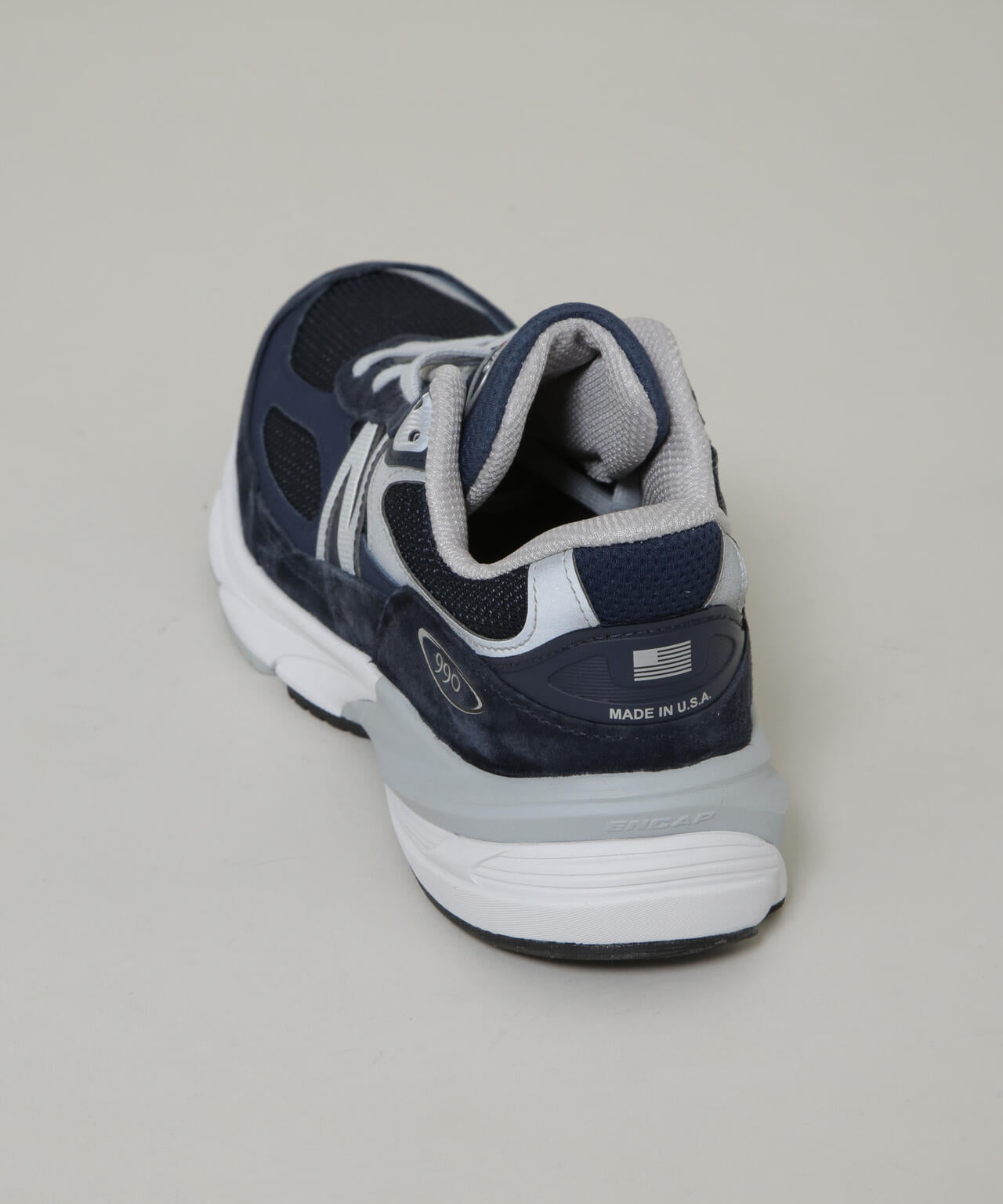 new balance/M990v6