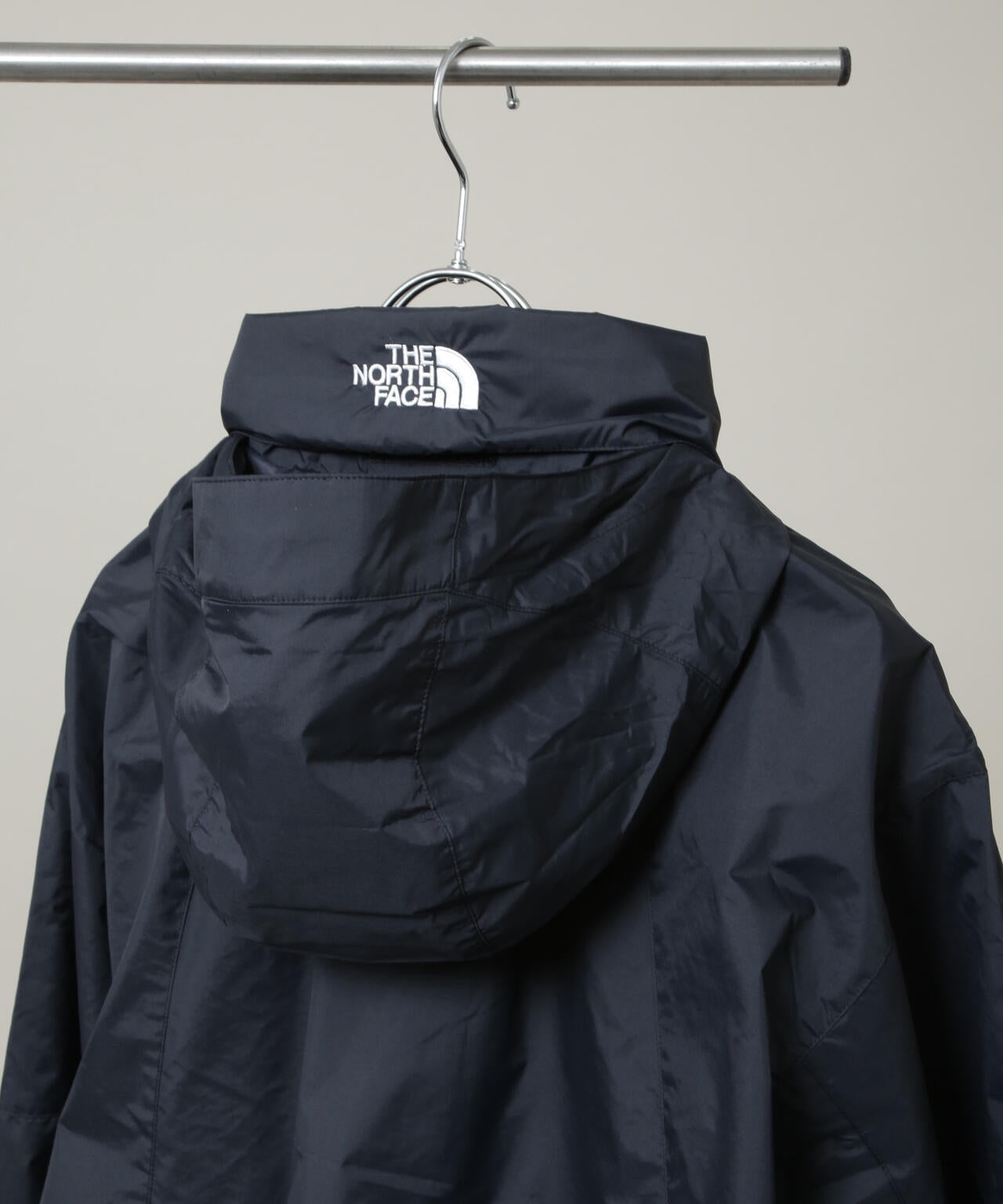 THE NORTH FACE フード付きウィンドブレーカー THE NORTH FACE / Chimney Wind Jacket