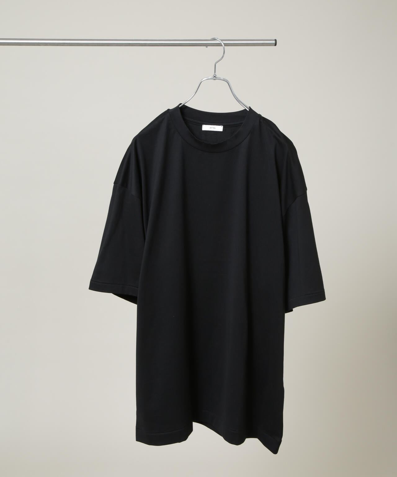 ATON / SUVIN 60/2 OVERSIZED T-SHIRT