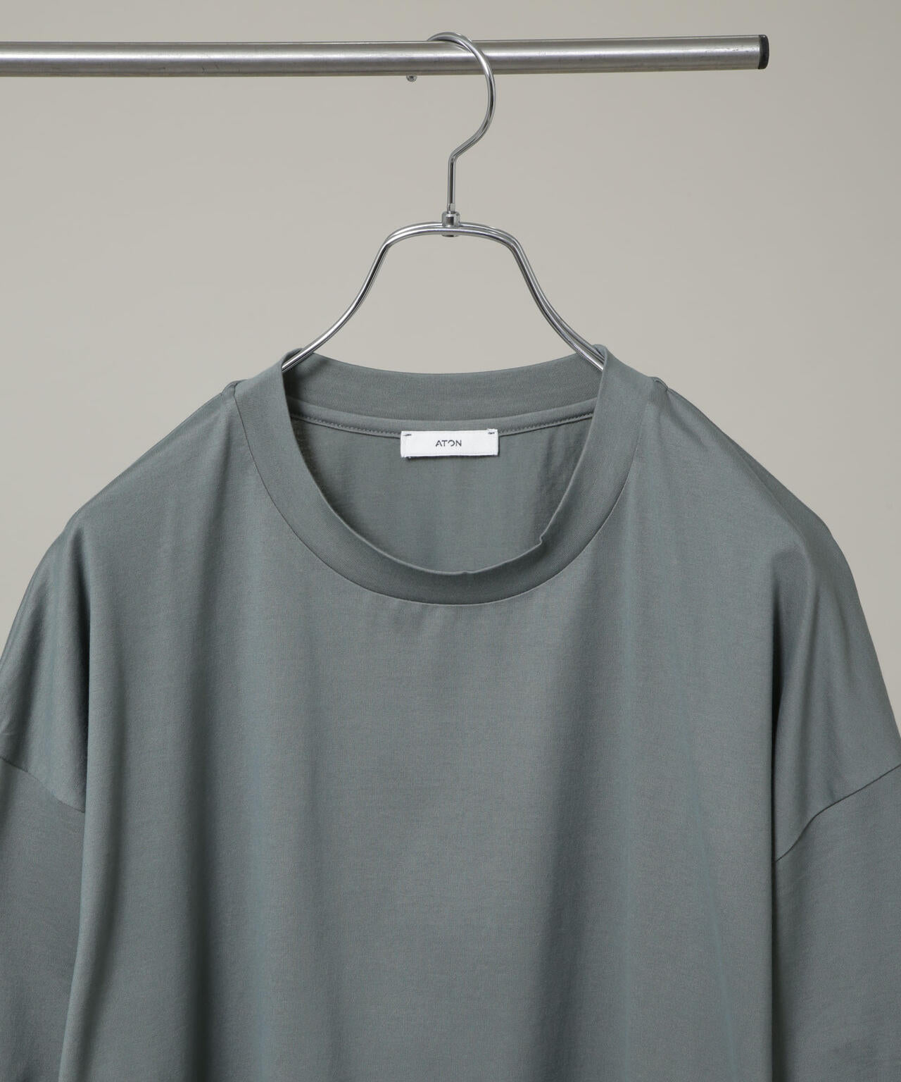ATON / SUVIN 60/2 OVERSIZED T-SHIRT