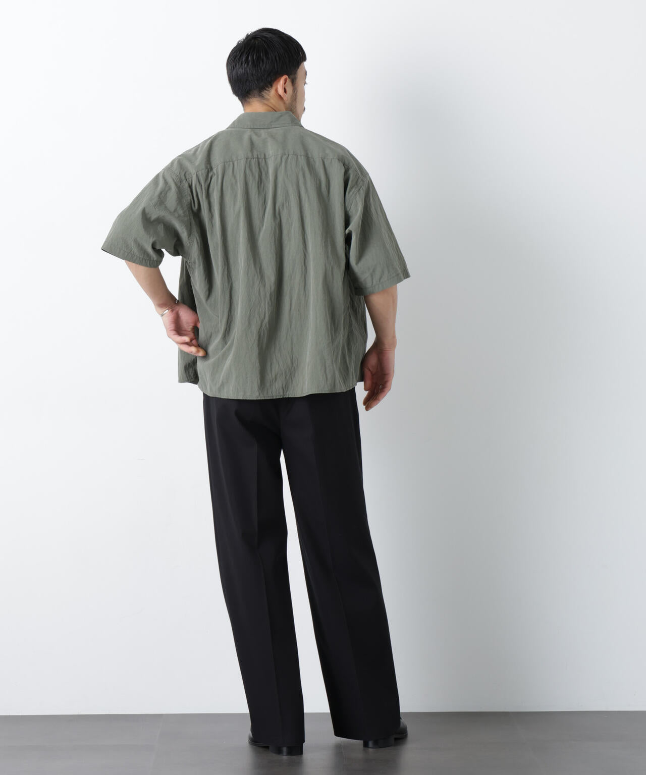 ビナイン benine 9 Two-Tuck Chino Slacks パンツ benine 9/Two-Tuck Chino Slacks