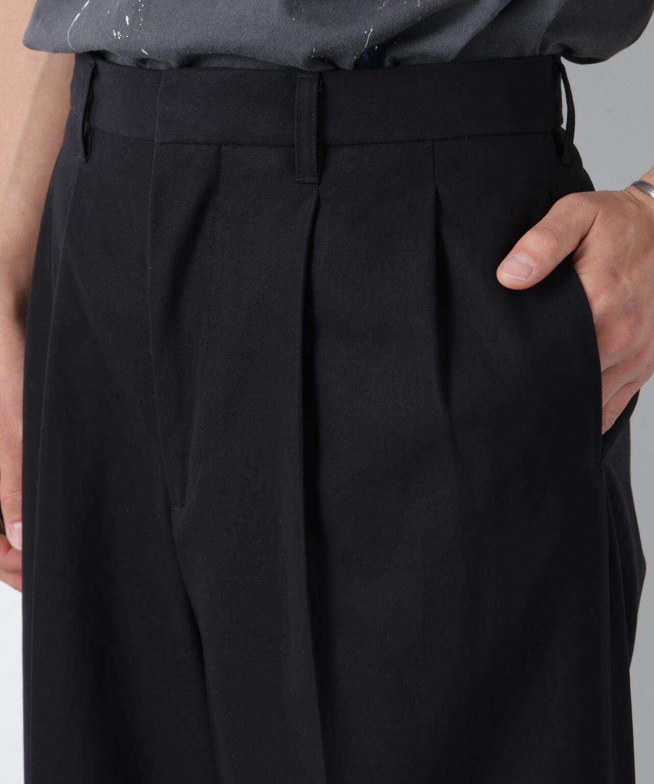 benine 9/Two-Tuck Chino Slacks