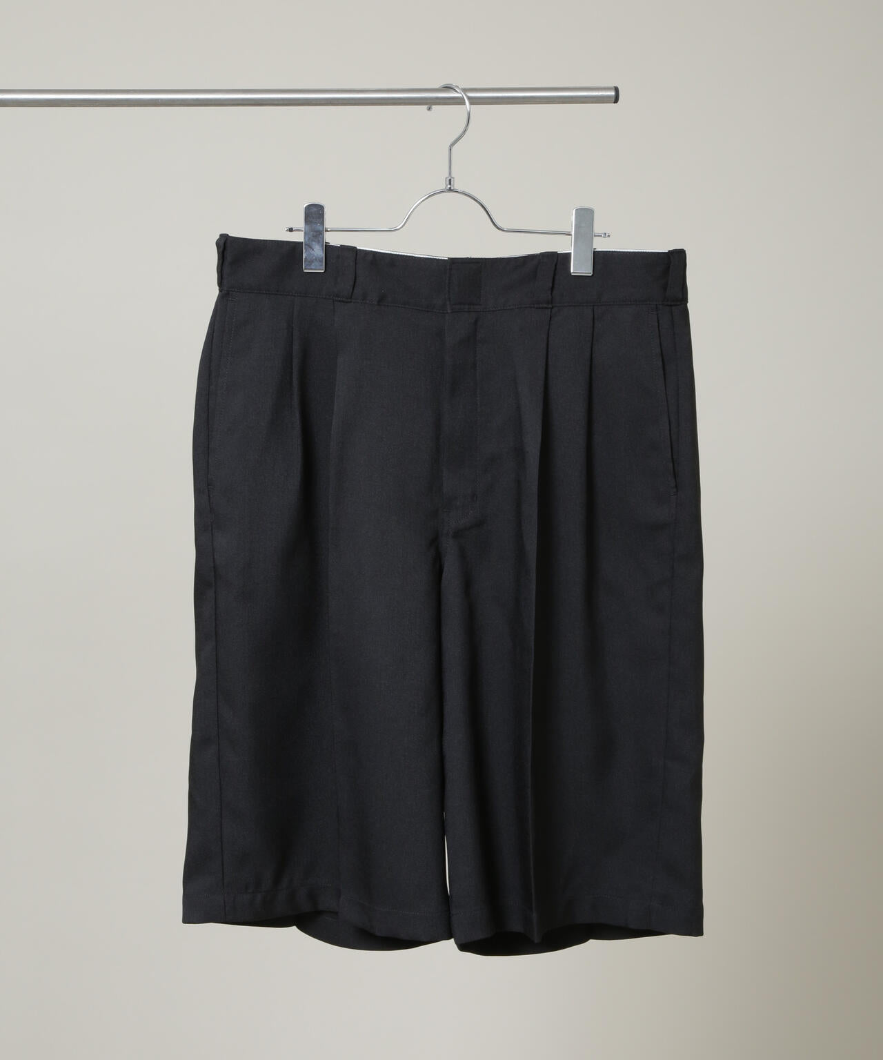 Dickies / 別注 Wide Tuck Short Pants