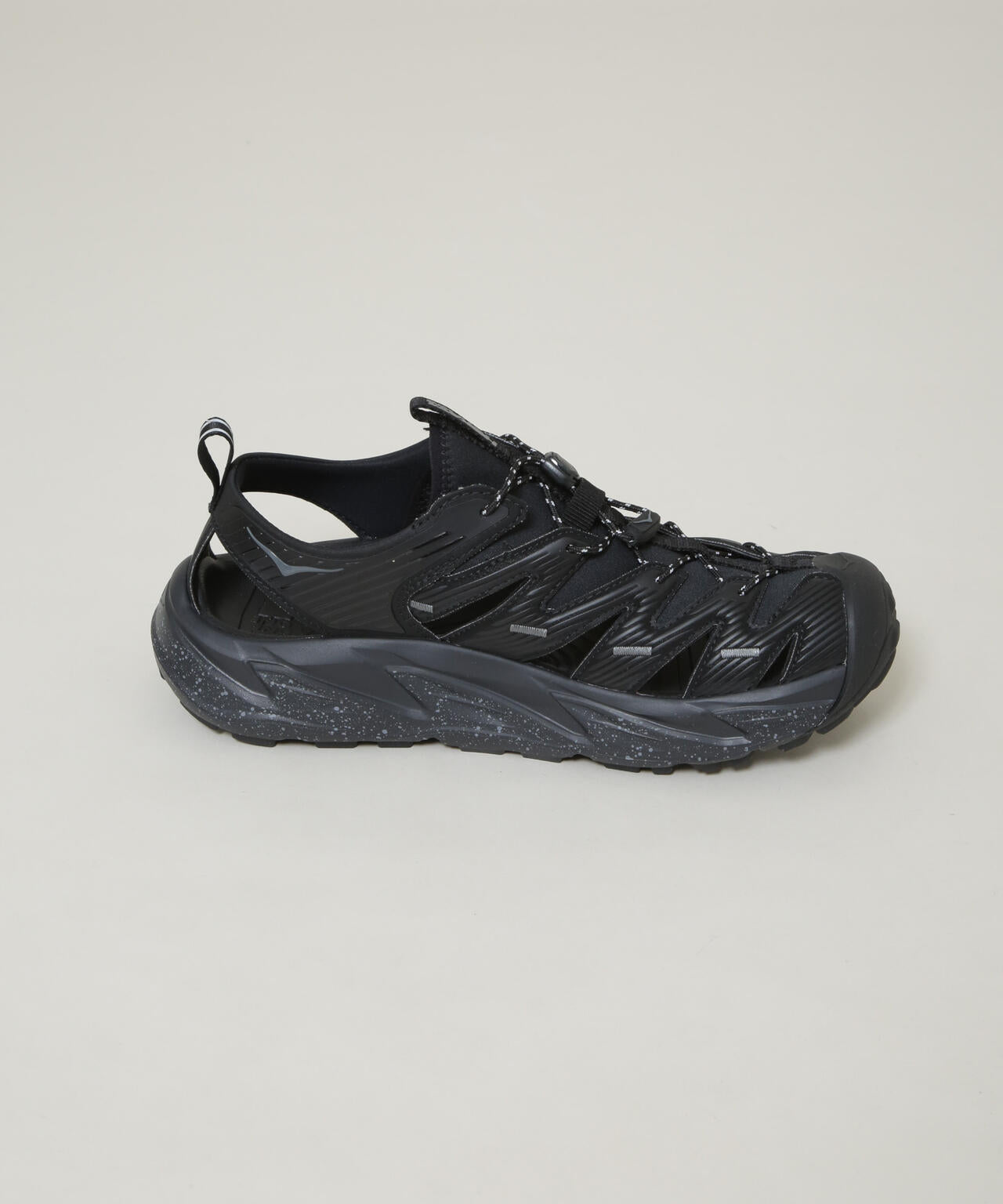 HOKA / U HOPARA