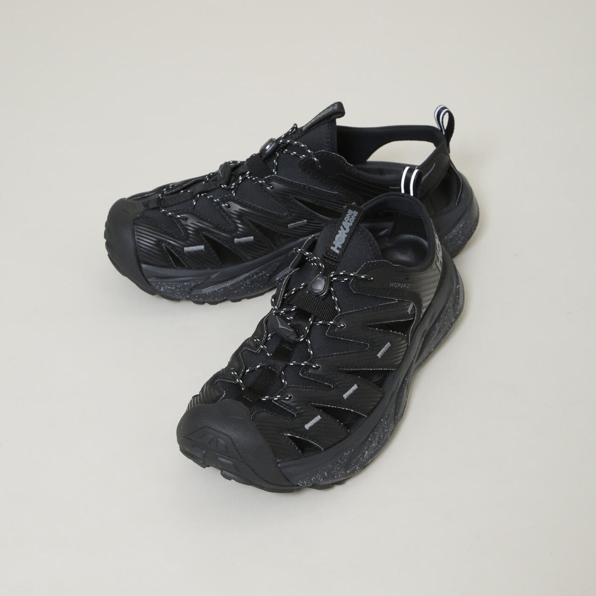 HOKA / U HOPARA