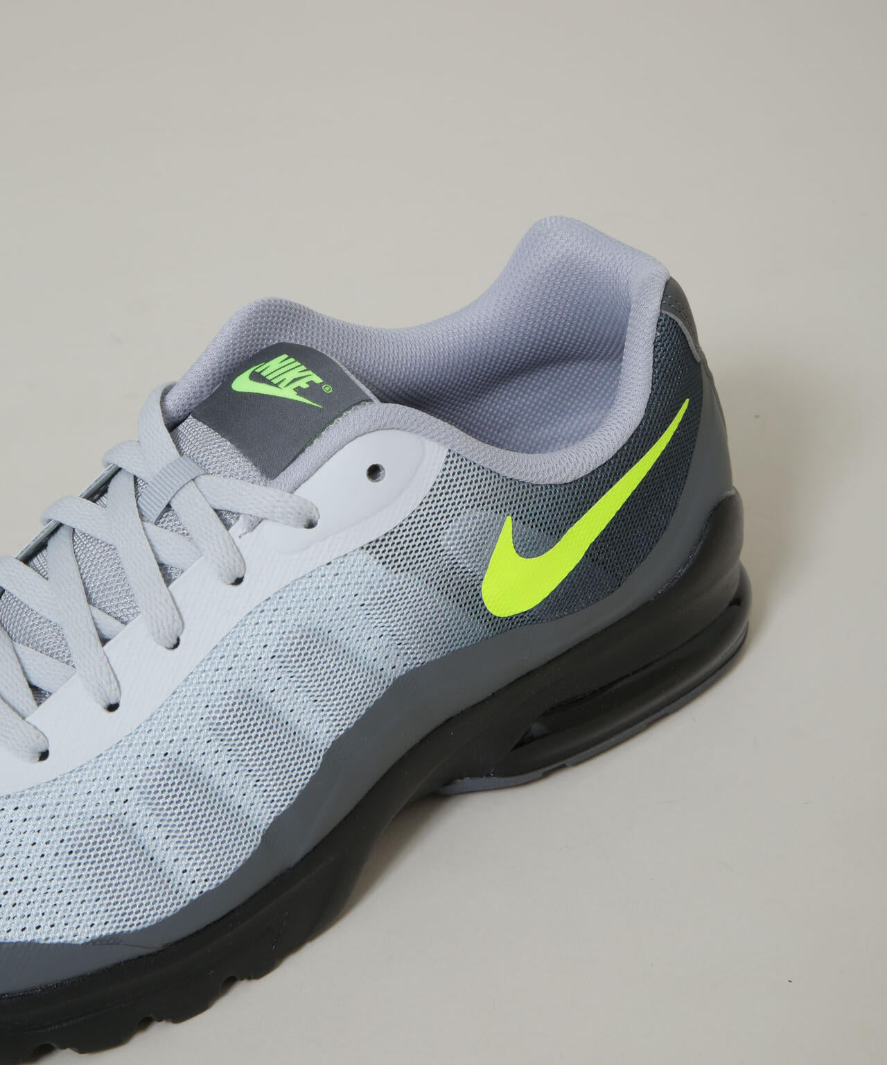 NIKE / ナイキ エア マックス インビガー