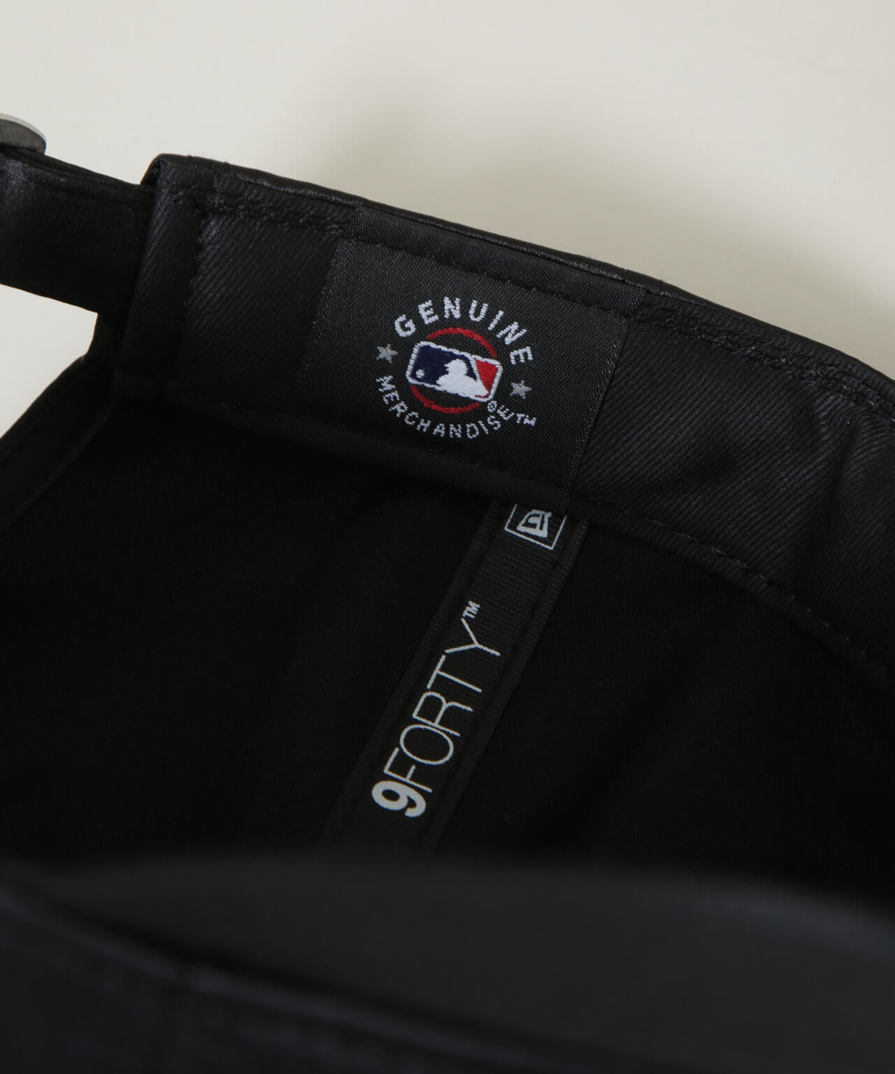 NEW ERA(R)/別注 940 NY / MLB SATIN SCRIPT CAP 6706139021