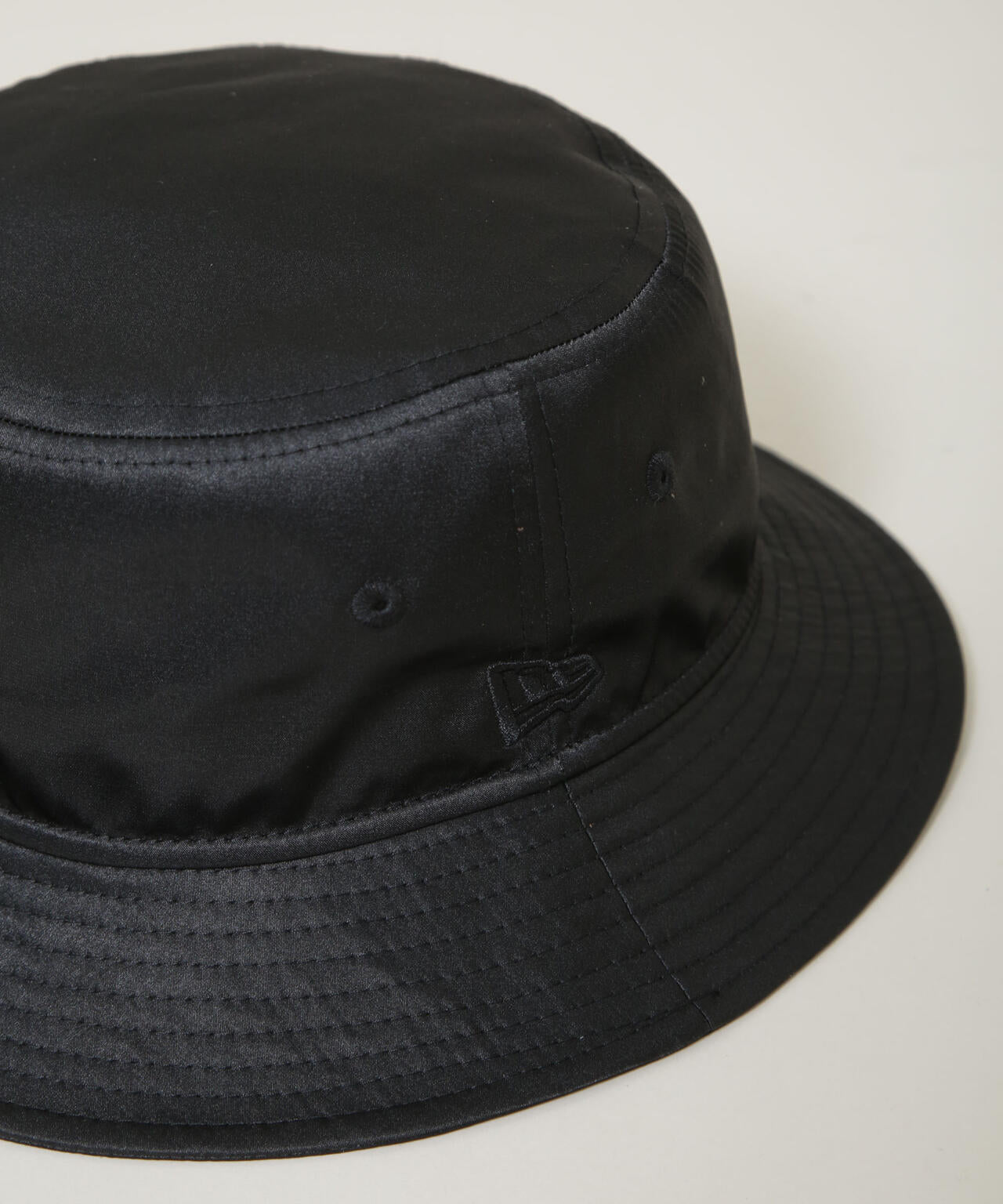 NEW ERA(R) / 別注 BUCKET01 / SATIN HAT