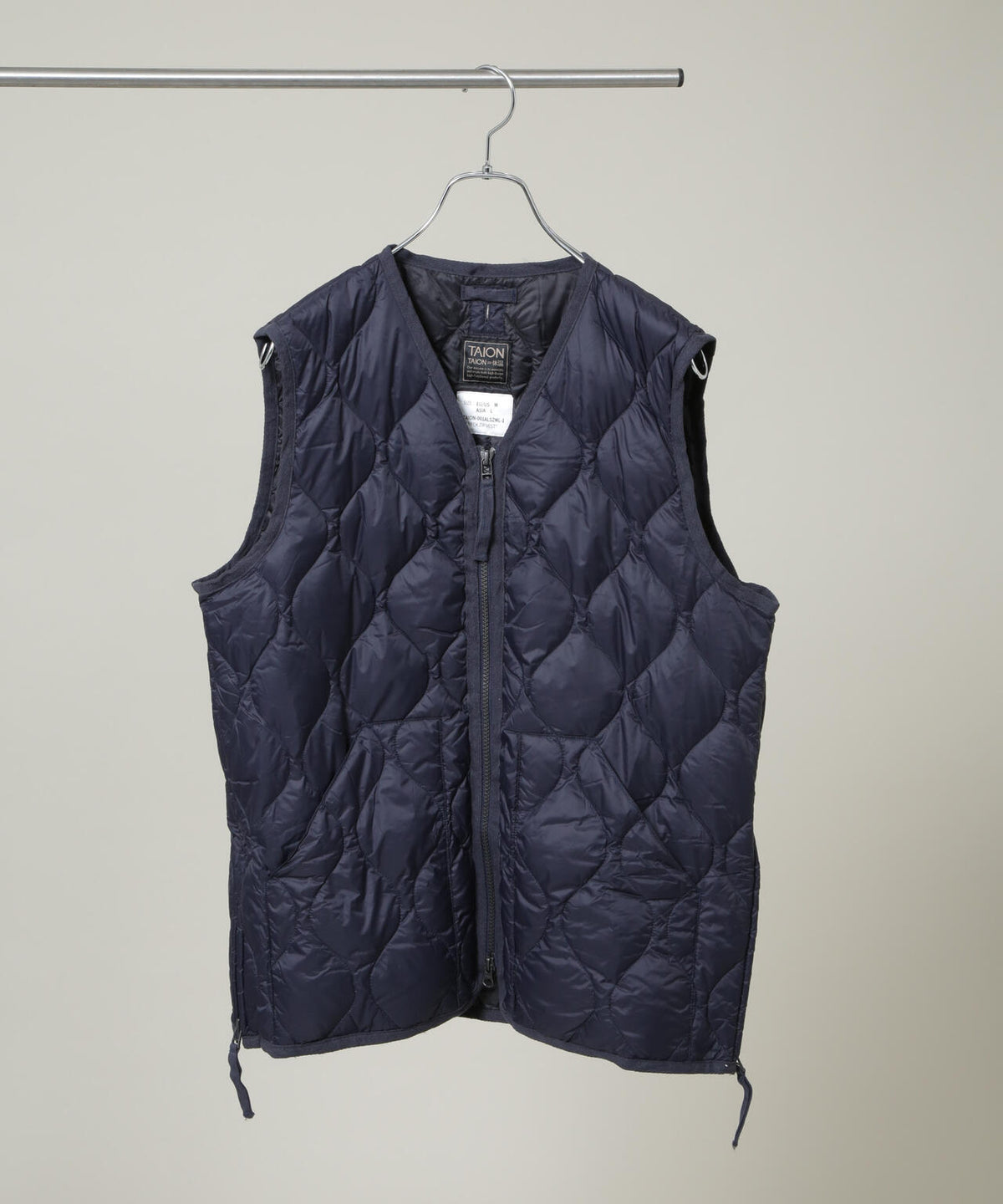 TAION/MILITARY V NECK W-ZIP DOWN VT 6706214005