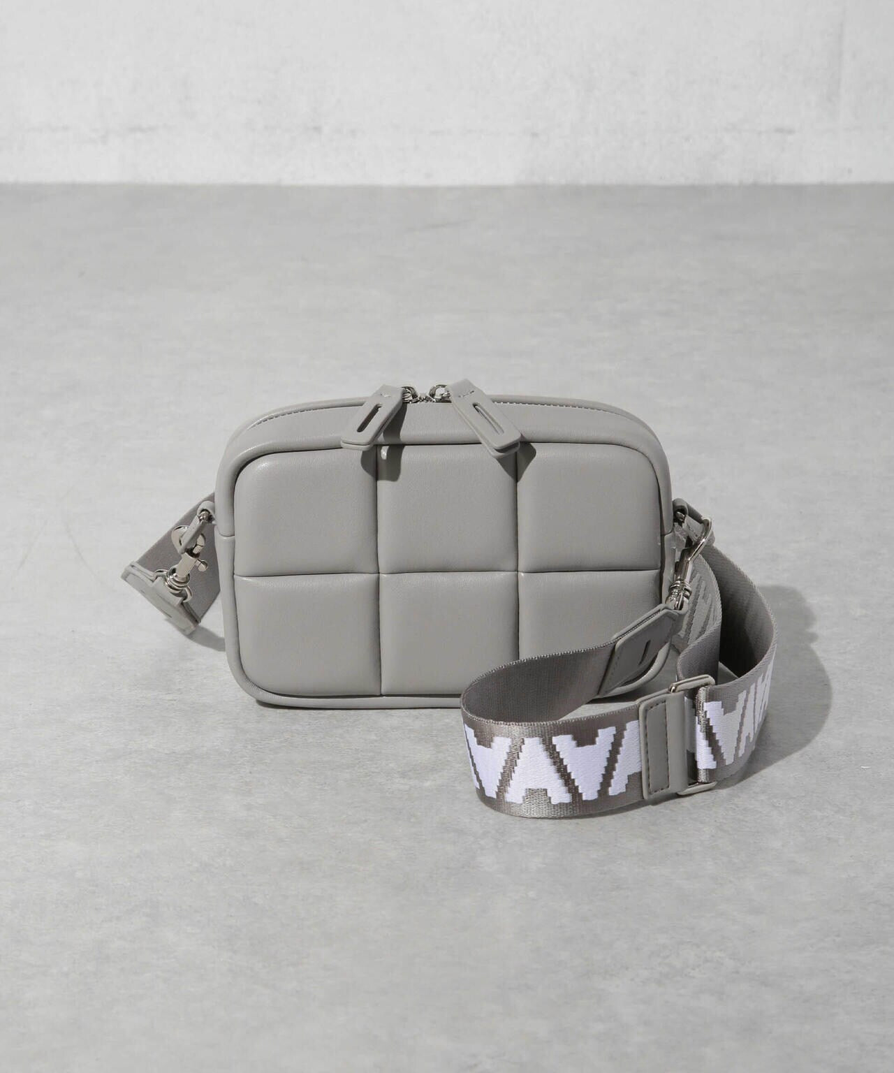 【ADD CULUMN】PUFF-CROSSBODY BS ショルダーバッグ ADD CULUMN / PUFF － CROSSBODY BS