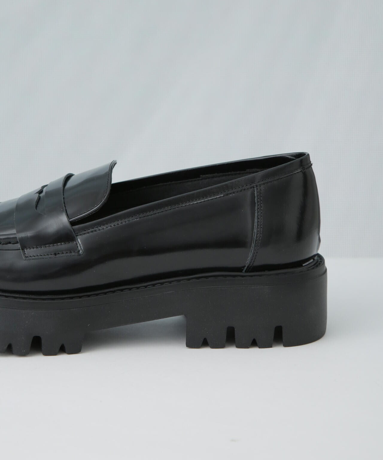 ナノ・ユニバース別注 CAMINANDO ブラックスウェードローファー CAMINANDO（カミナンド）の「CAMINANDO/別注FLAT SOLE COIN
