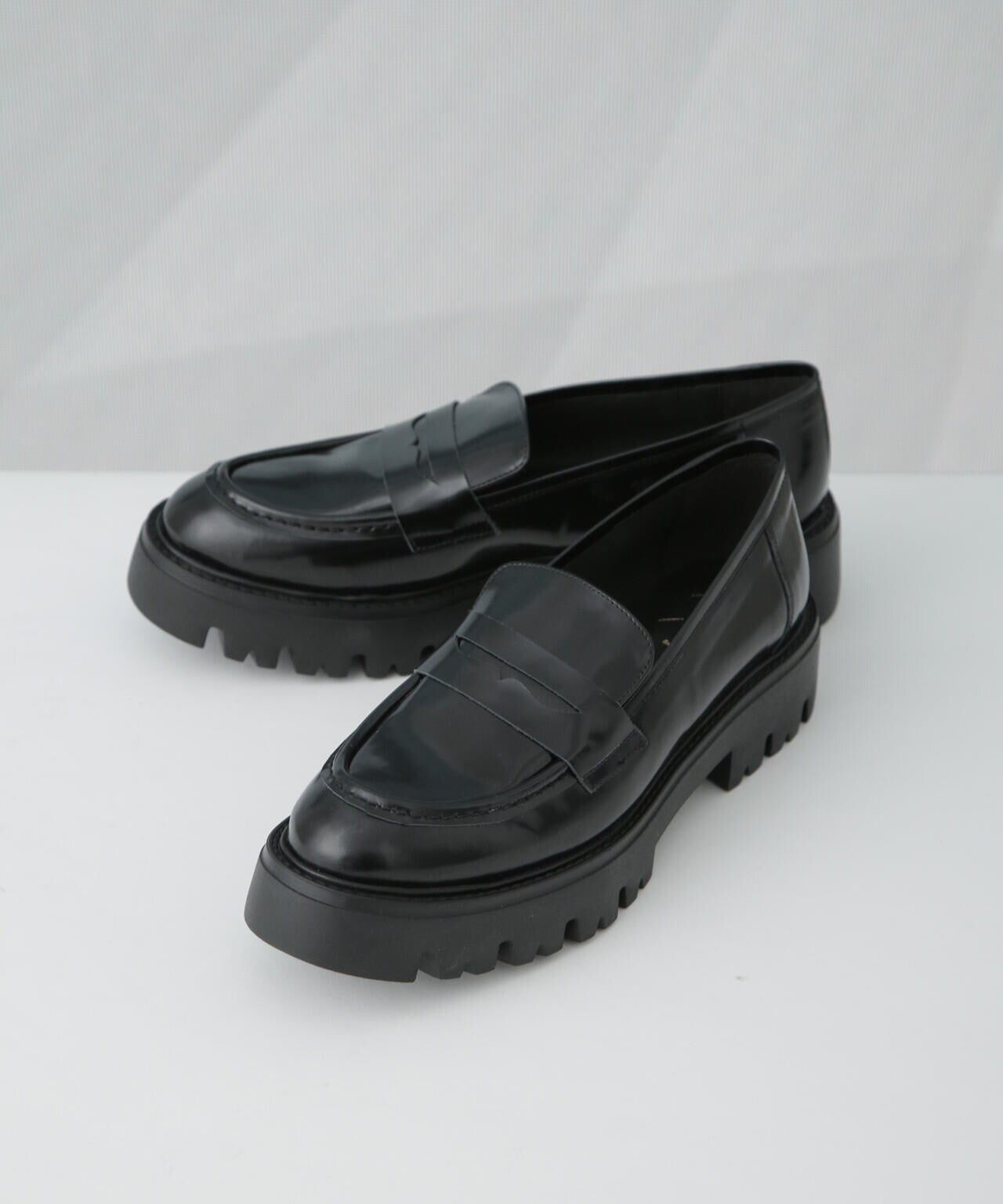 ナノ・ユニバース別注 CAMINANDO ブラックスウェードローファー CAMINANDO（カミナンド）の「CAMINANDO/別注FLAT SOLE COIN