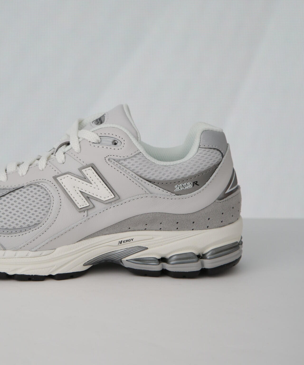 new balance / 2002R / スニーカー