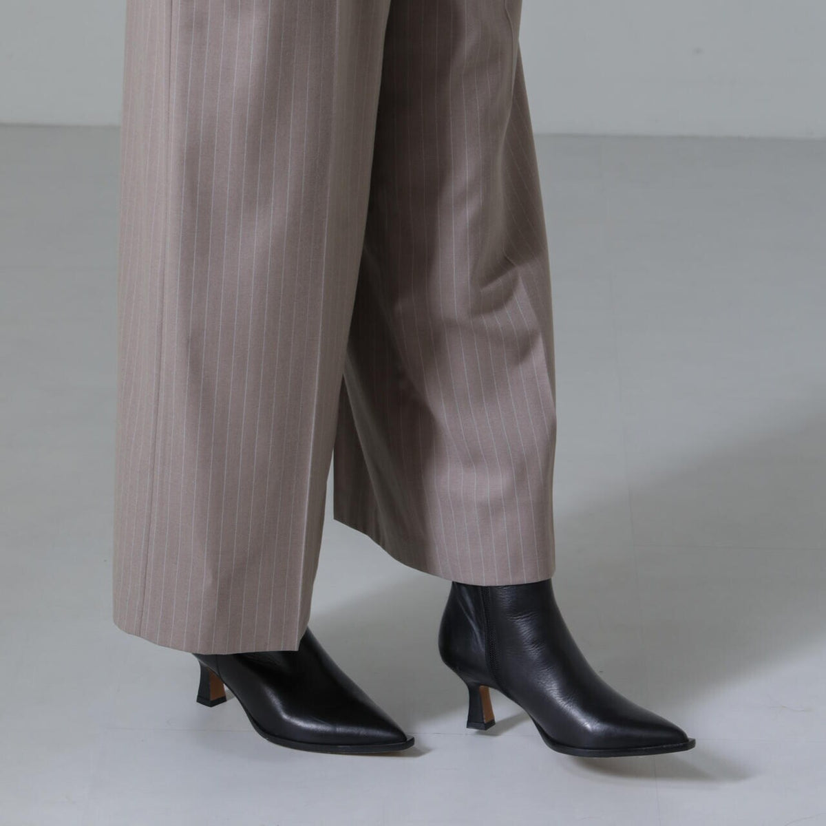 ANGEL ALARCON / ショートヒール ブーツ