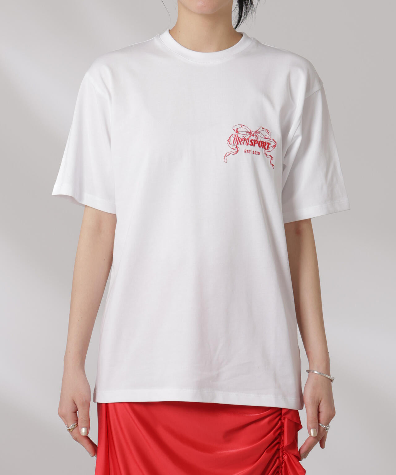 OperaSPORT オペラスポーツ 半袖 Tシャツ ARDEN T-SHIRT S60ED17 レディース コットン ロゴ刺繍 クルーネック オーバーサイズ CRYSTAL-BLUE 楽天市場】OperaSPORT オペラスポーツ 半袖 Tシャツ ARDEN T