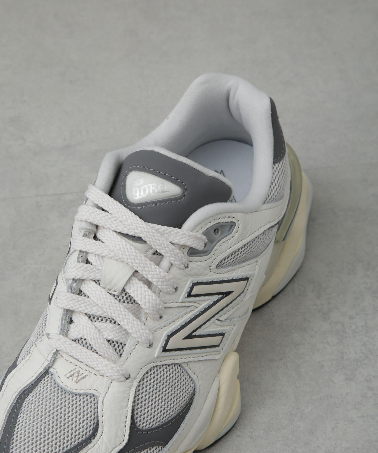 new balance / 90/60